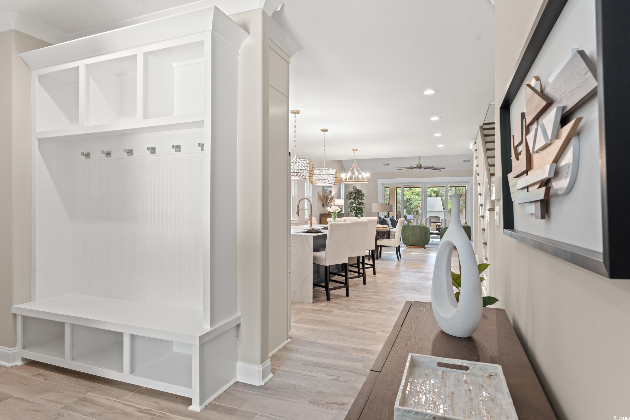 405 N Highland Way