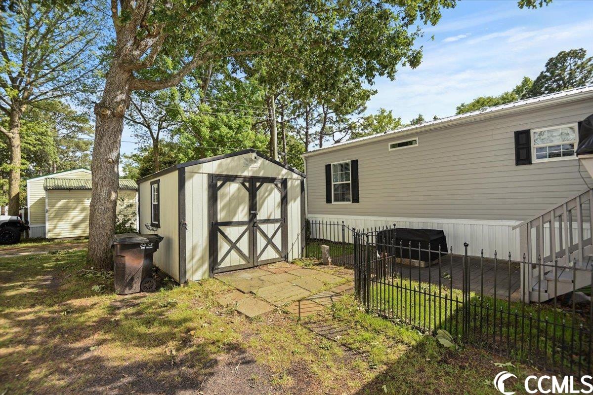 Photo 21 of 26 of 2716 Libra Dr. mobile home