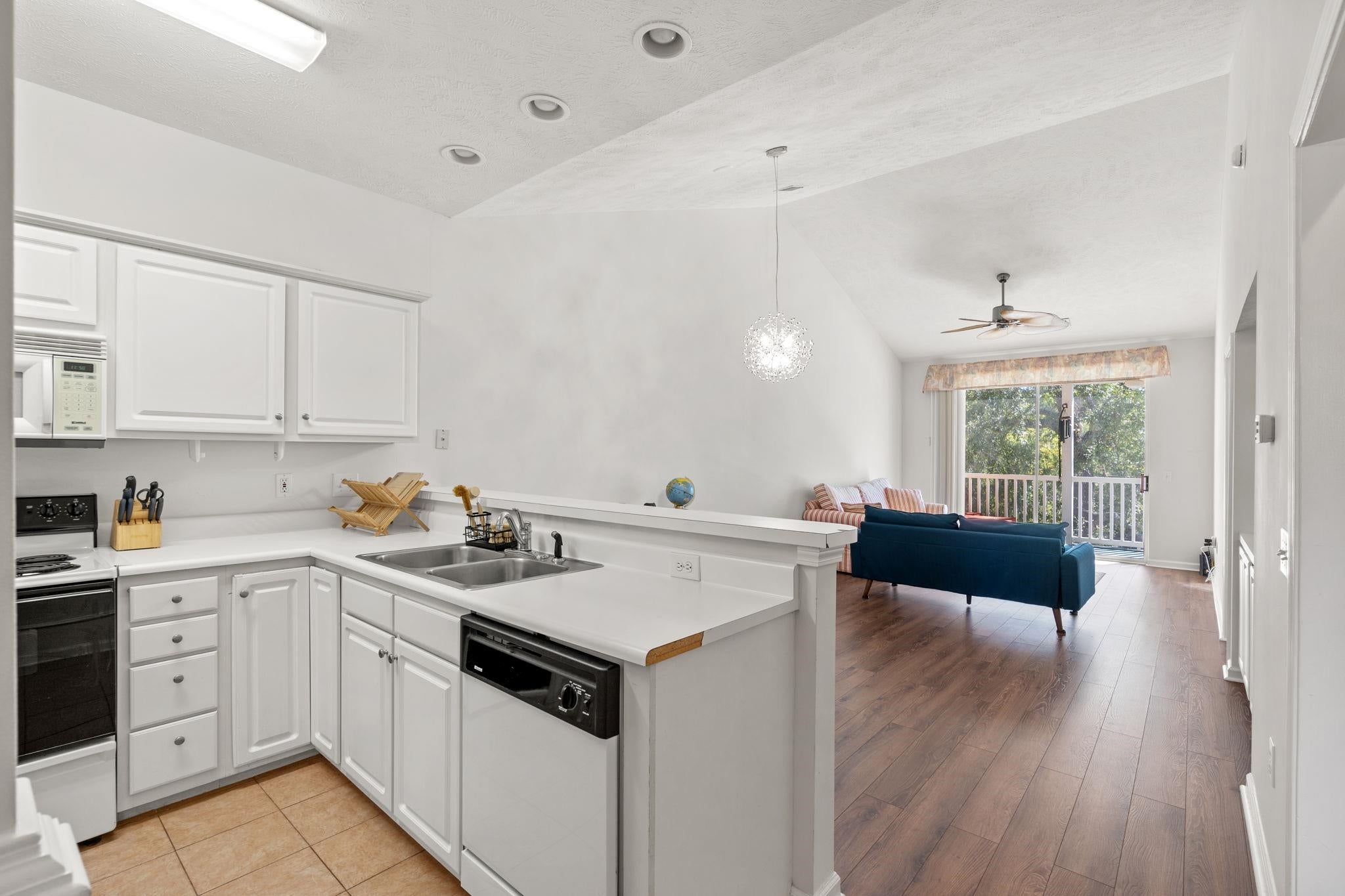 620 River Oaks Dr. 53H