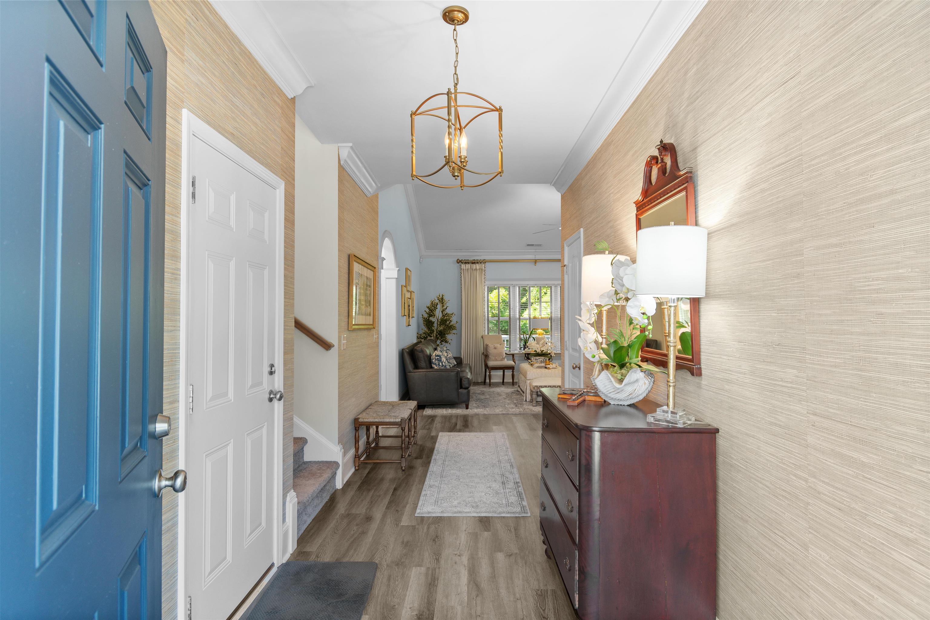 527 Charlton Blvd.