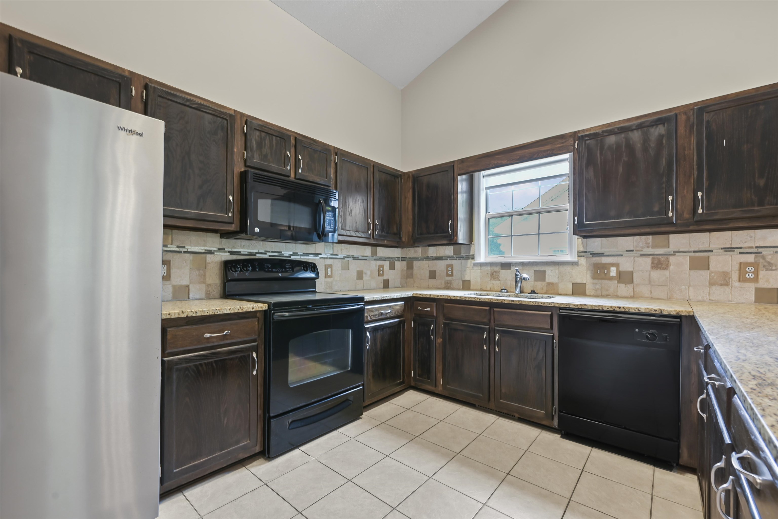 961 Castlewood Dr.