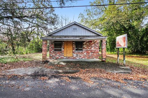 1717 Racepath Ave. Conway SC 29527