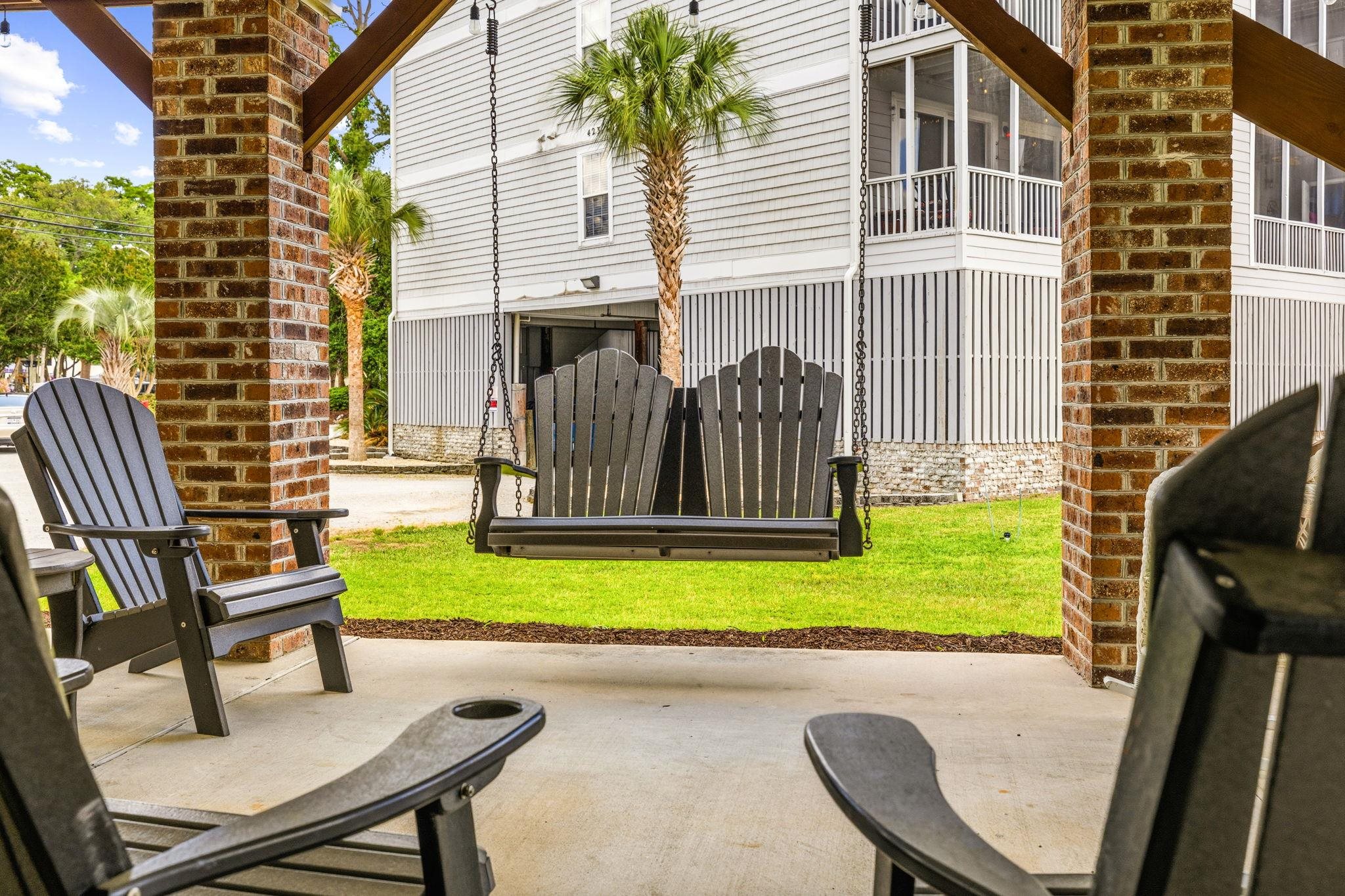 425 Surfside Dr.