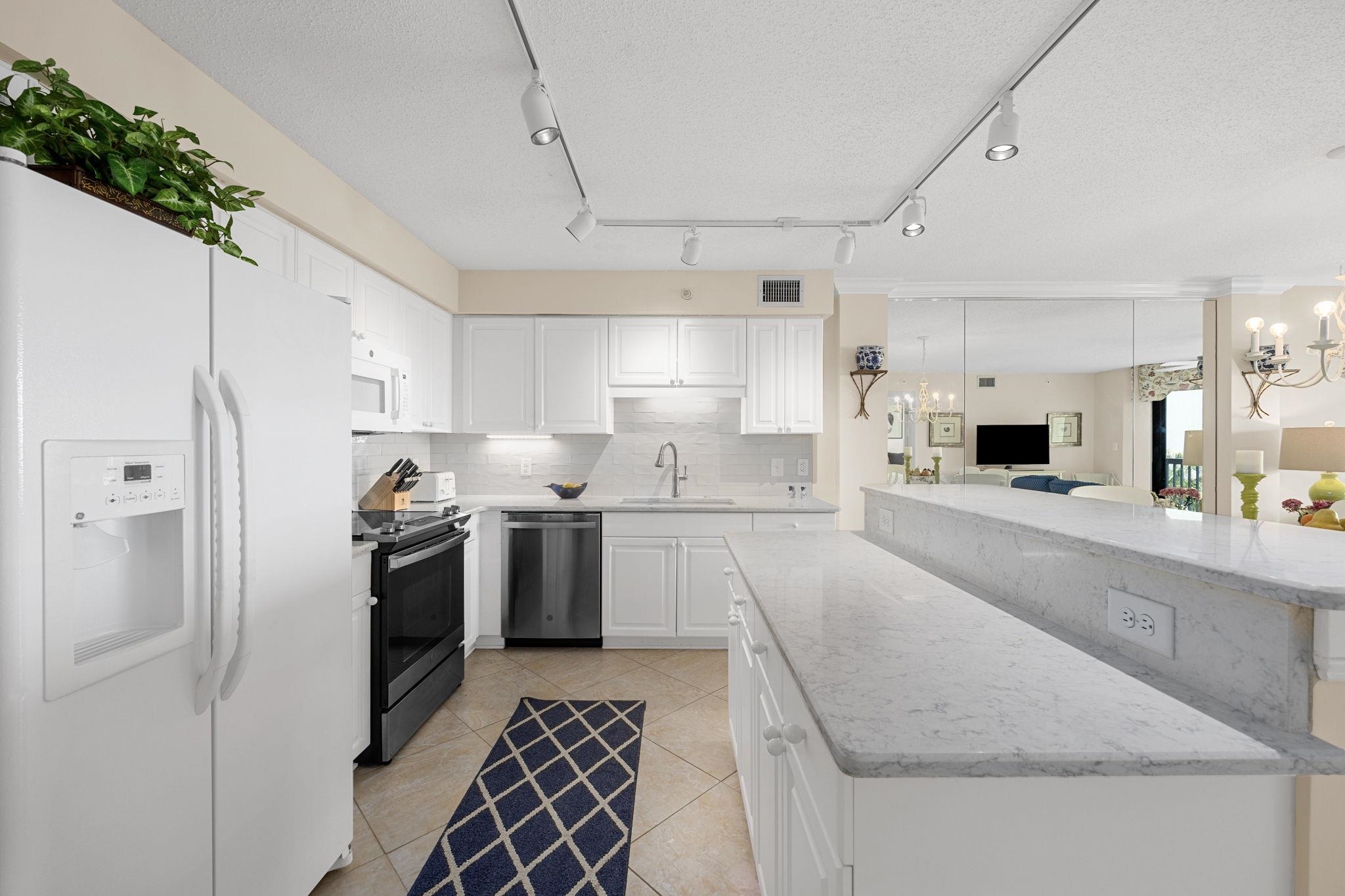 669 Retreat Beach Circle