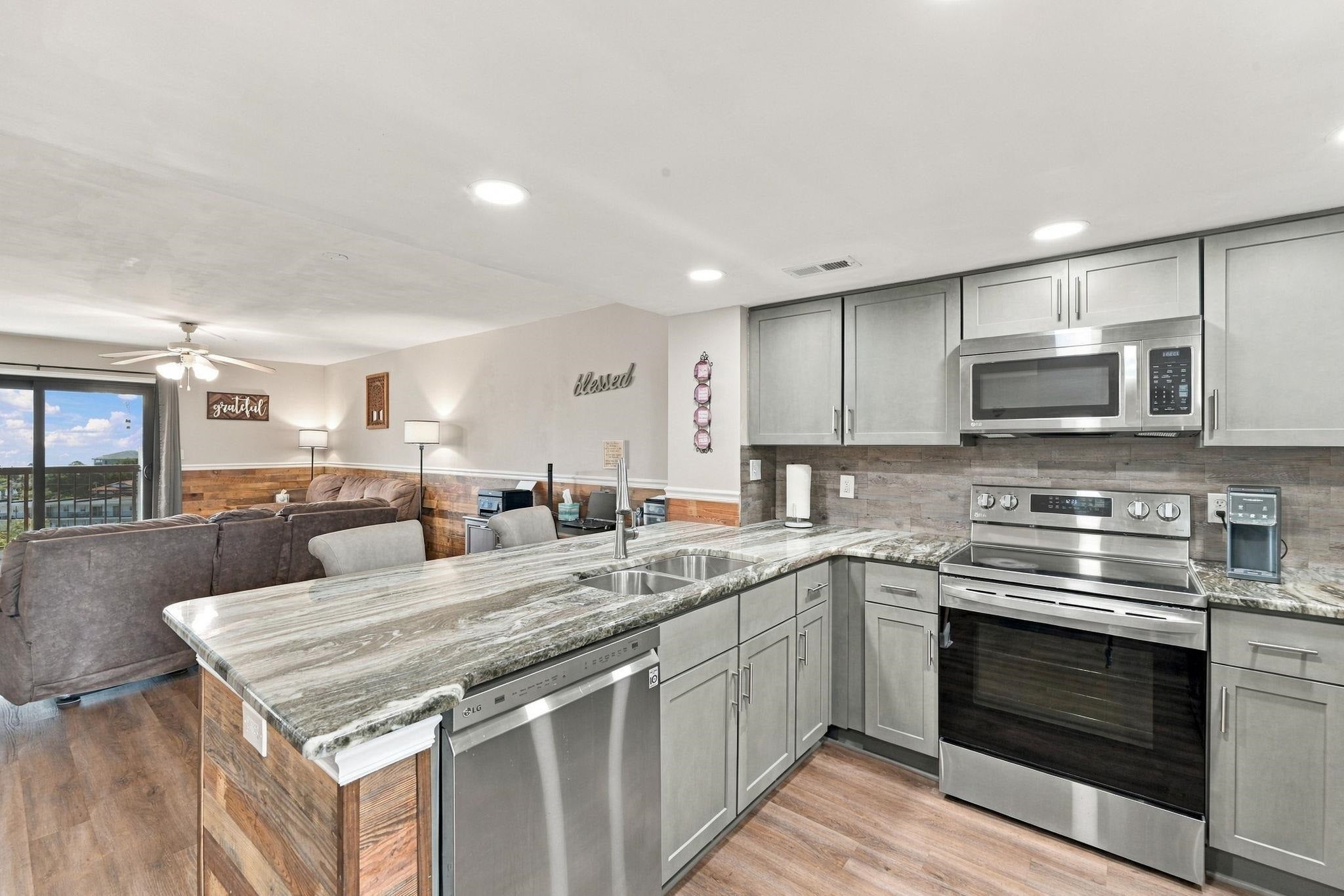 311 69th Ave. N 605