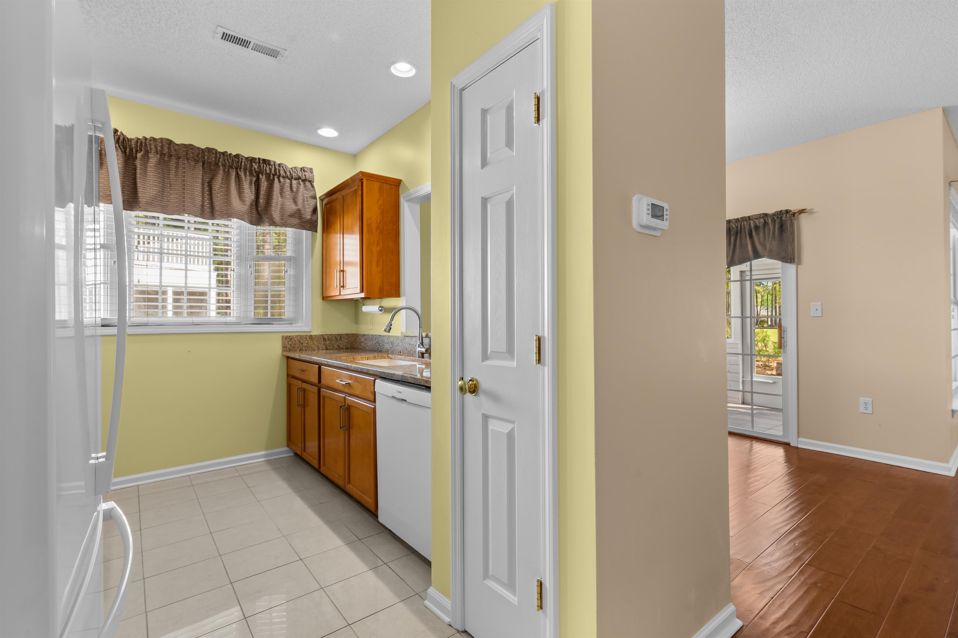 494 Colonial Trace Dr. 10-D