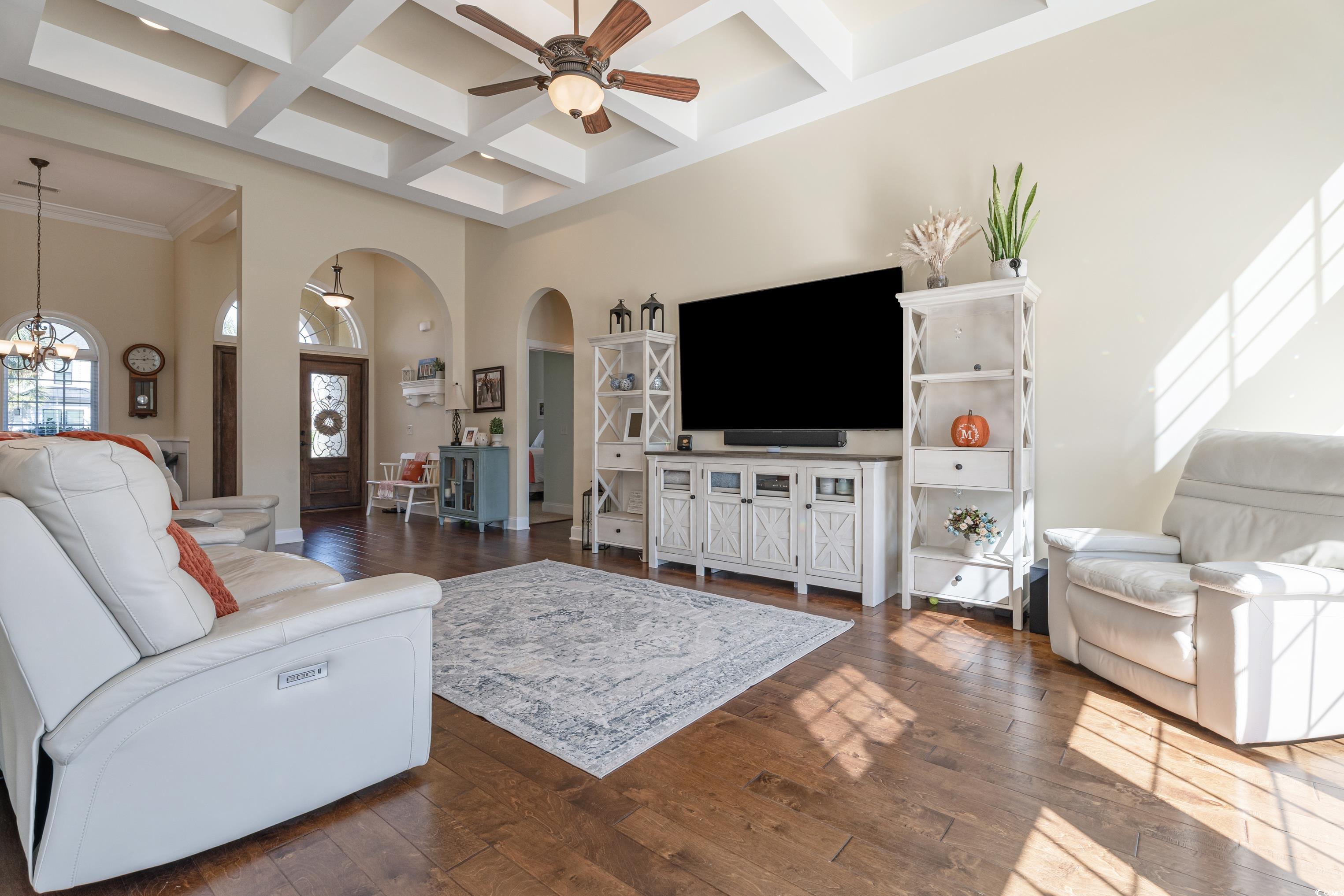 185 Avenue of the Palms