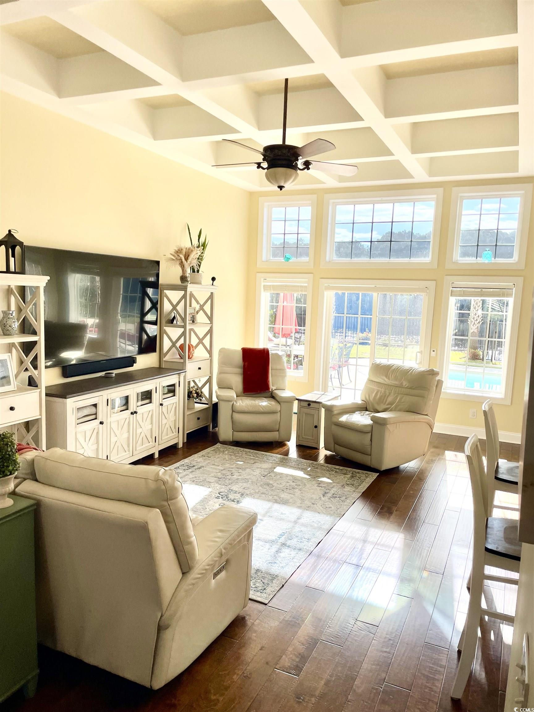 185 Avenue of the Palms