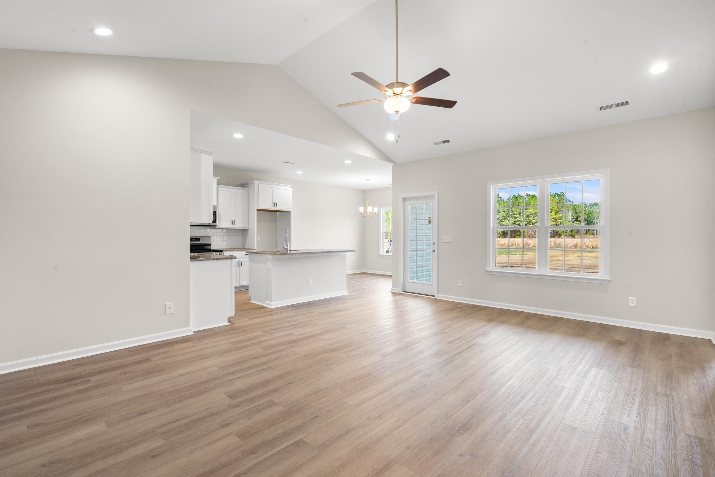1142 W Business 9