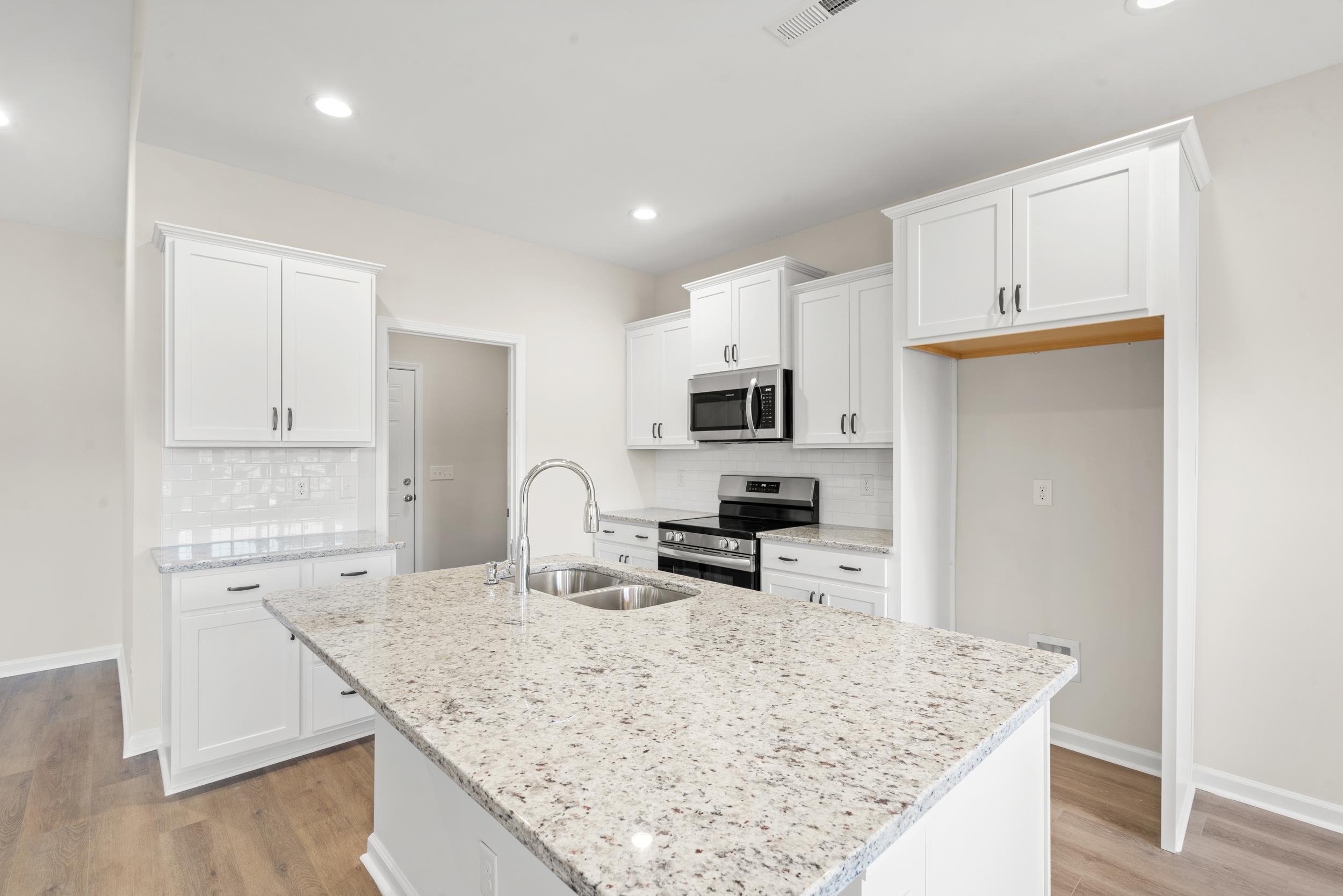 1142 W Business 9