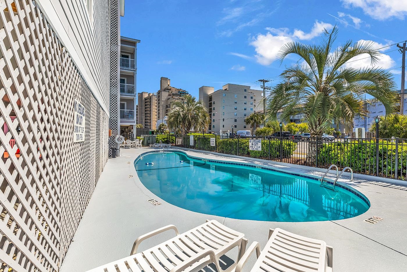 1509 N Waccamaw Dr. 324