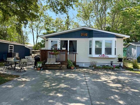 Photo of 305 Sanddollar Dr, Surfside Beach, SC 29575 (MLS # 2610752)