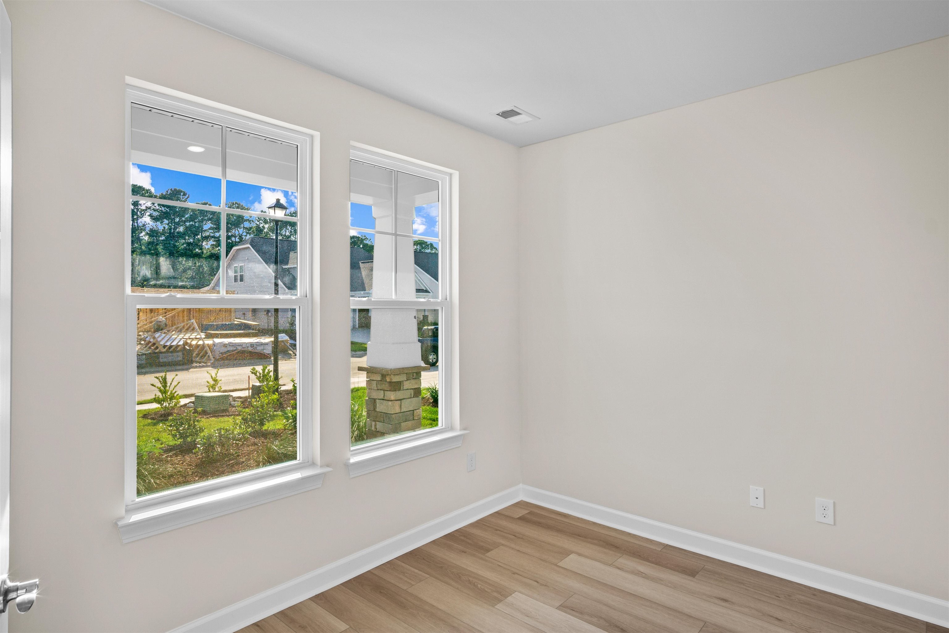 2040 Woodrush Loop