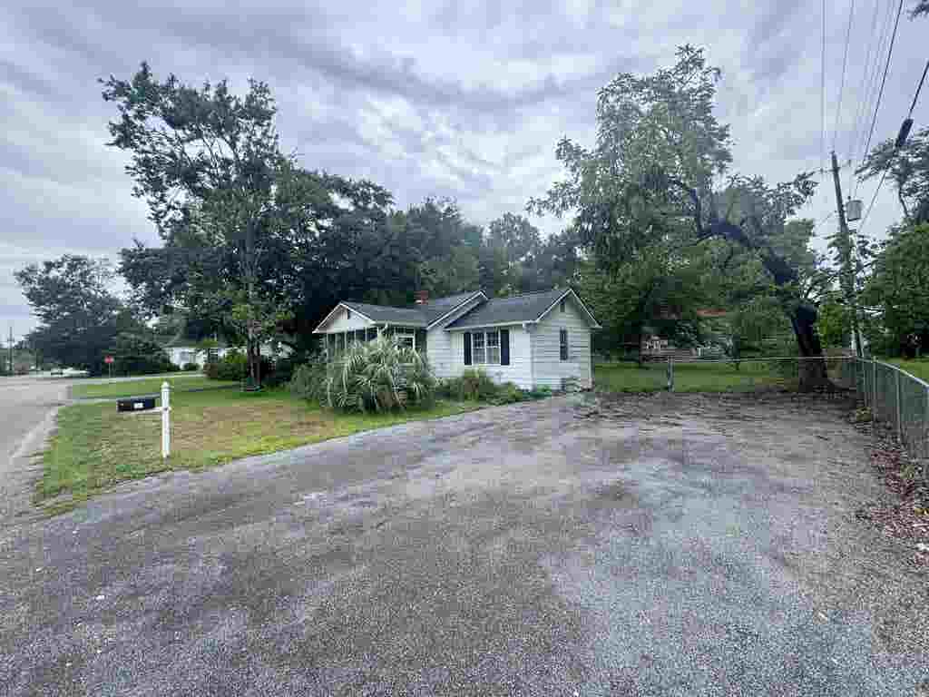 Photo of 103 E Elmwood St, Andrews, SC 29510 (MLS # 2621068)