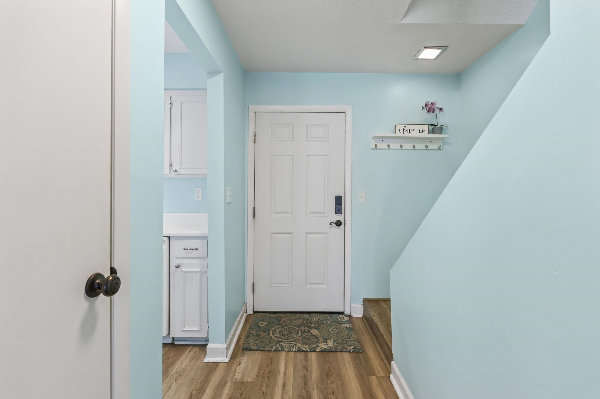 932 Villa Dr. 932