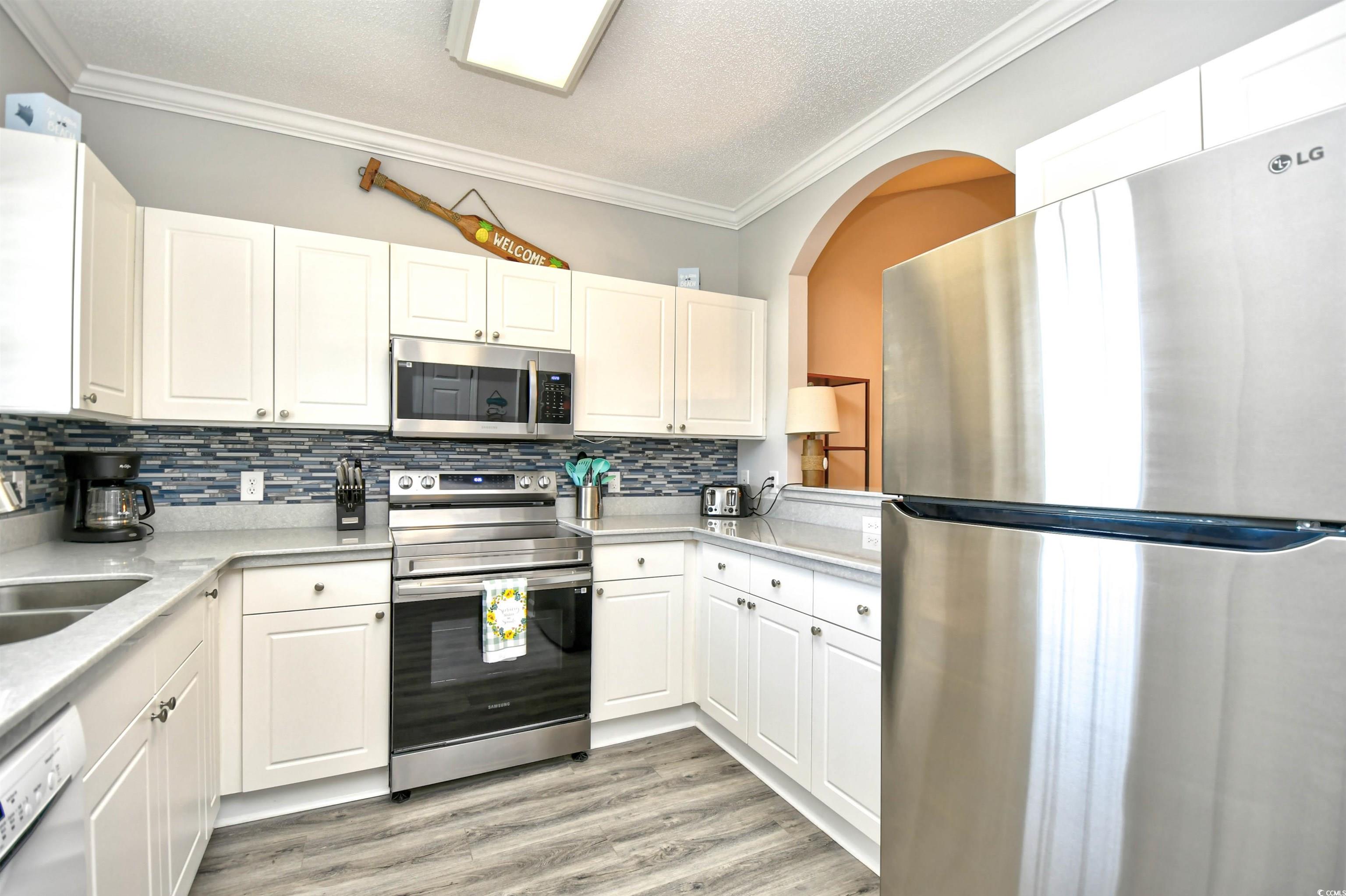 5825 Catalina Dr. 833