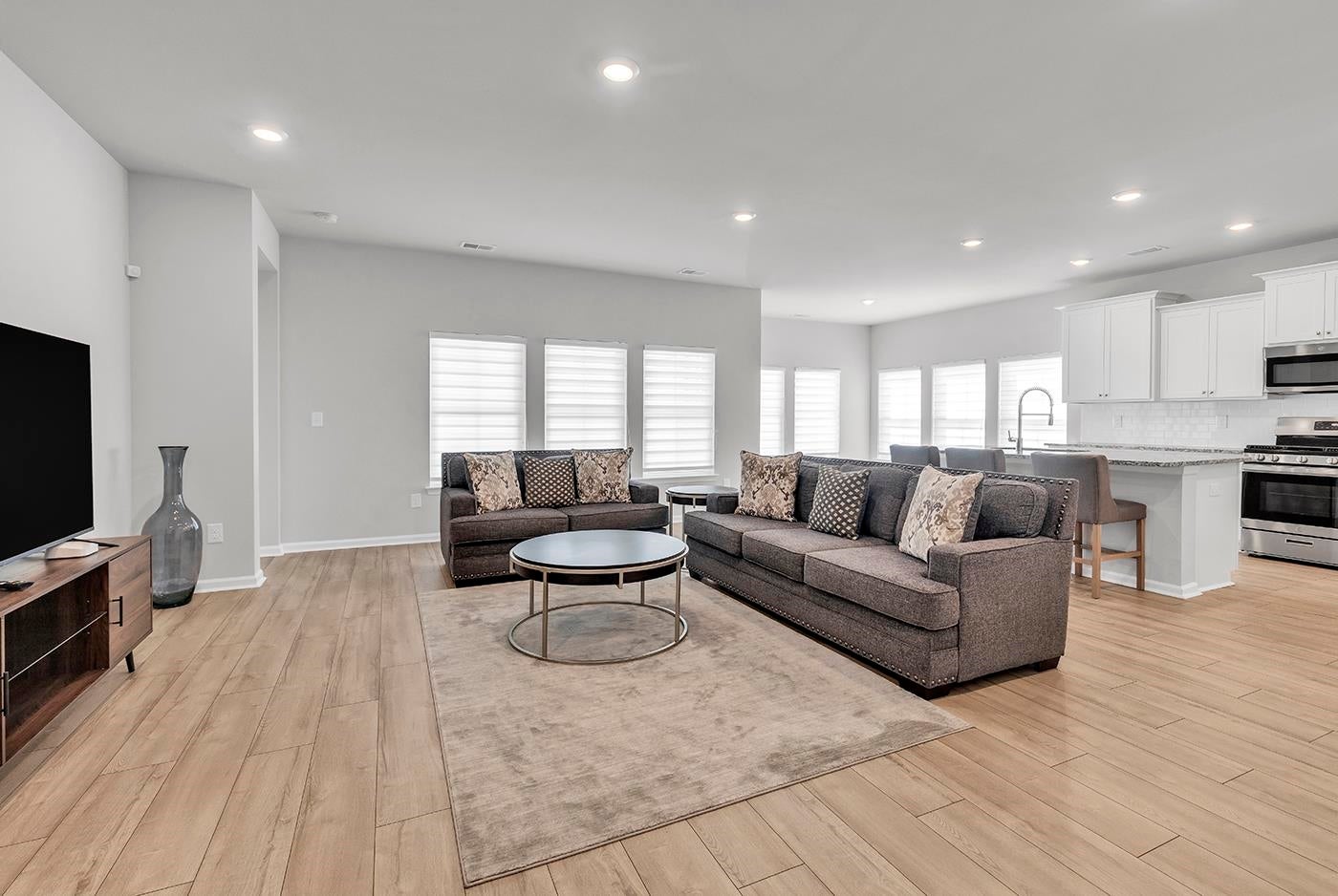 4007 Da Vinci Dr.