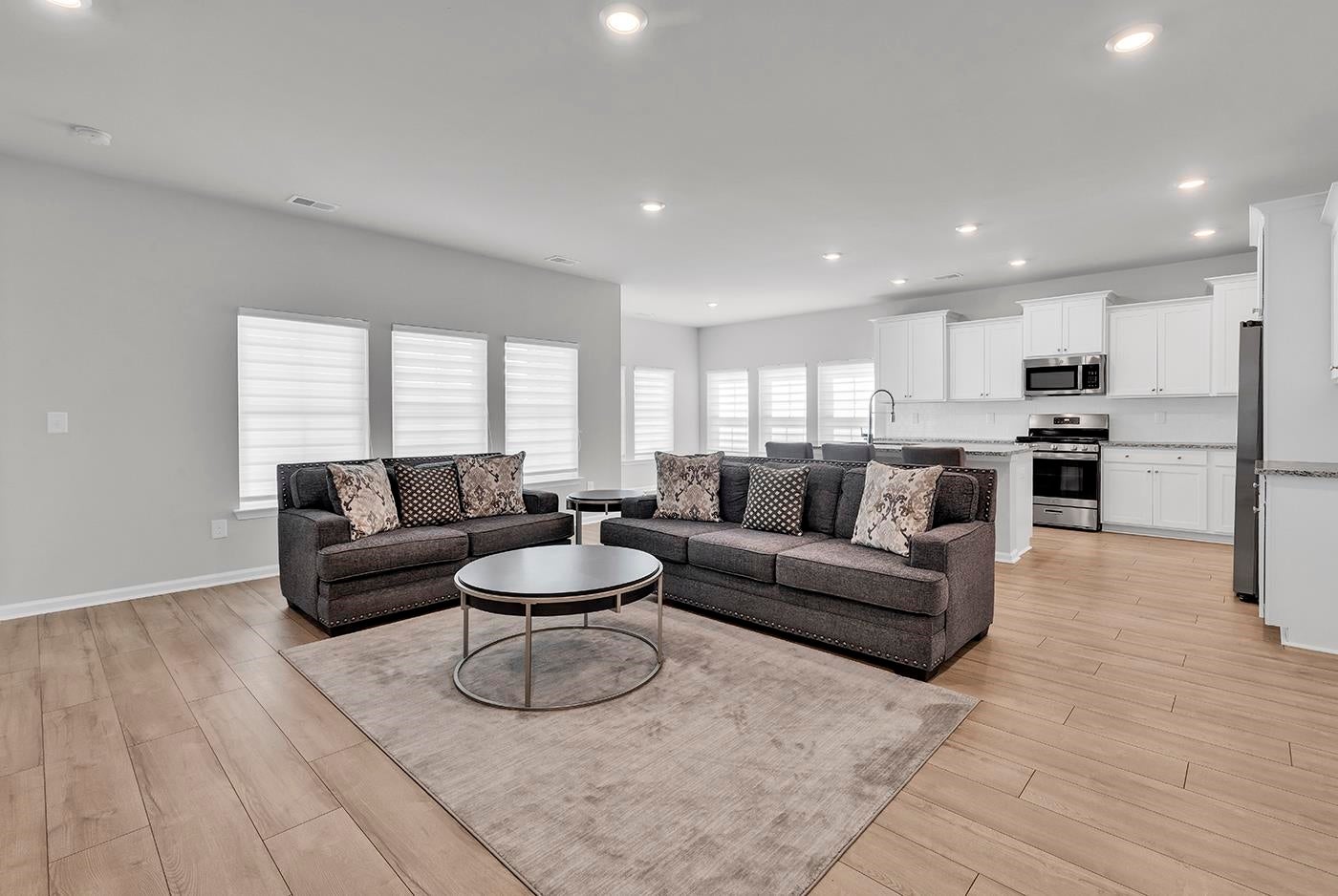 4007 Da Vinci Dr.