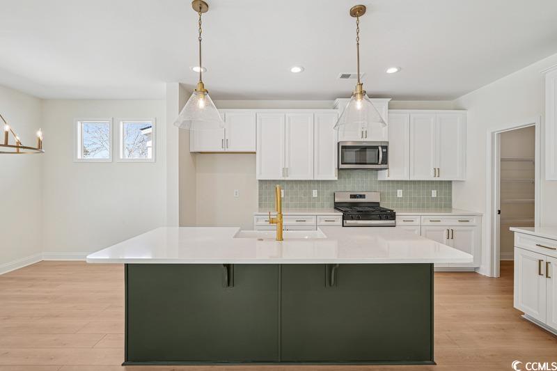 2612 Hillbourne Loop
