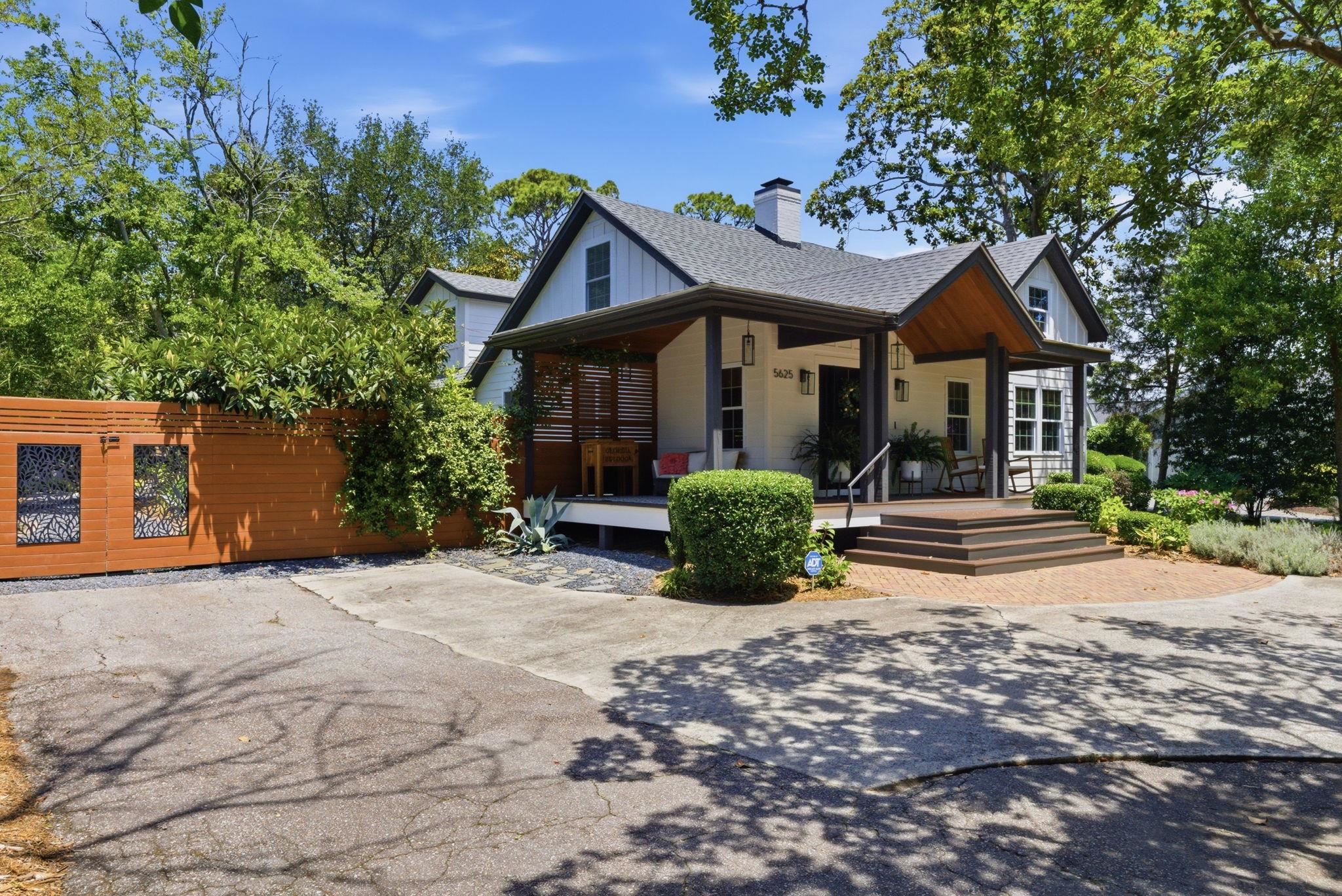 5625 Pinckney Ave.