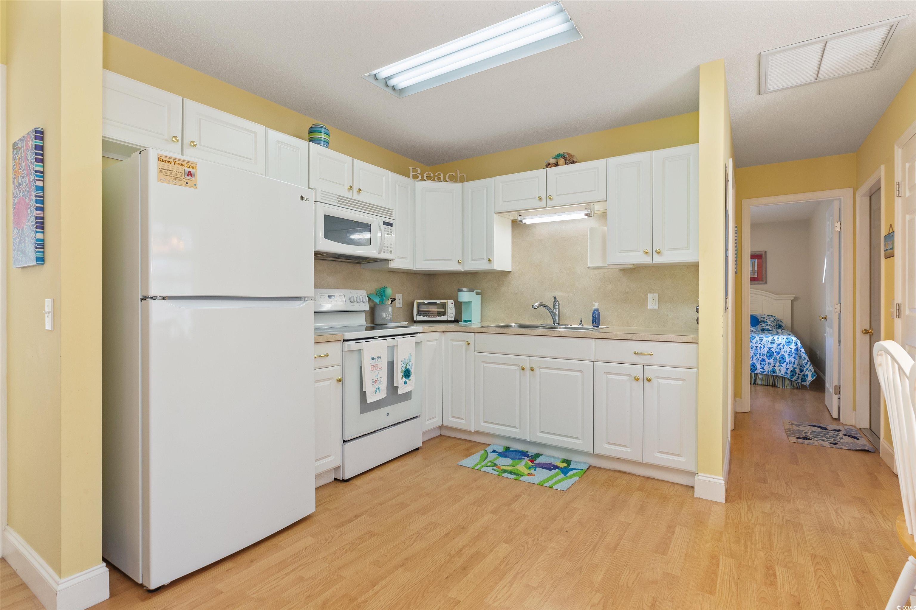 Surfside Beach, South Carolina 29575, United States, 3 Bedrooms Bedrooms, ,2 BathroomsBathrooms,Residential,Pending,87370