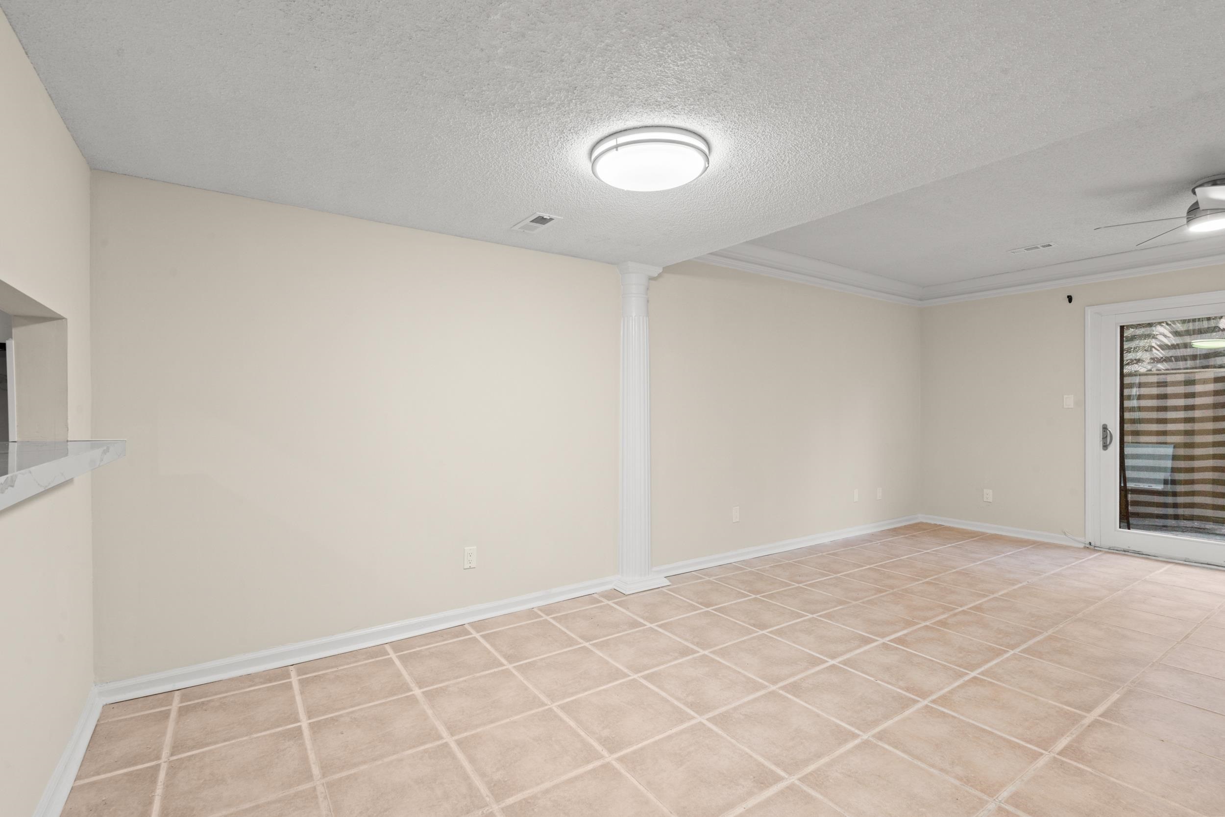 306 76th Ave. N B-10