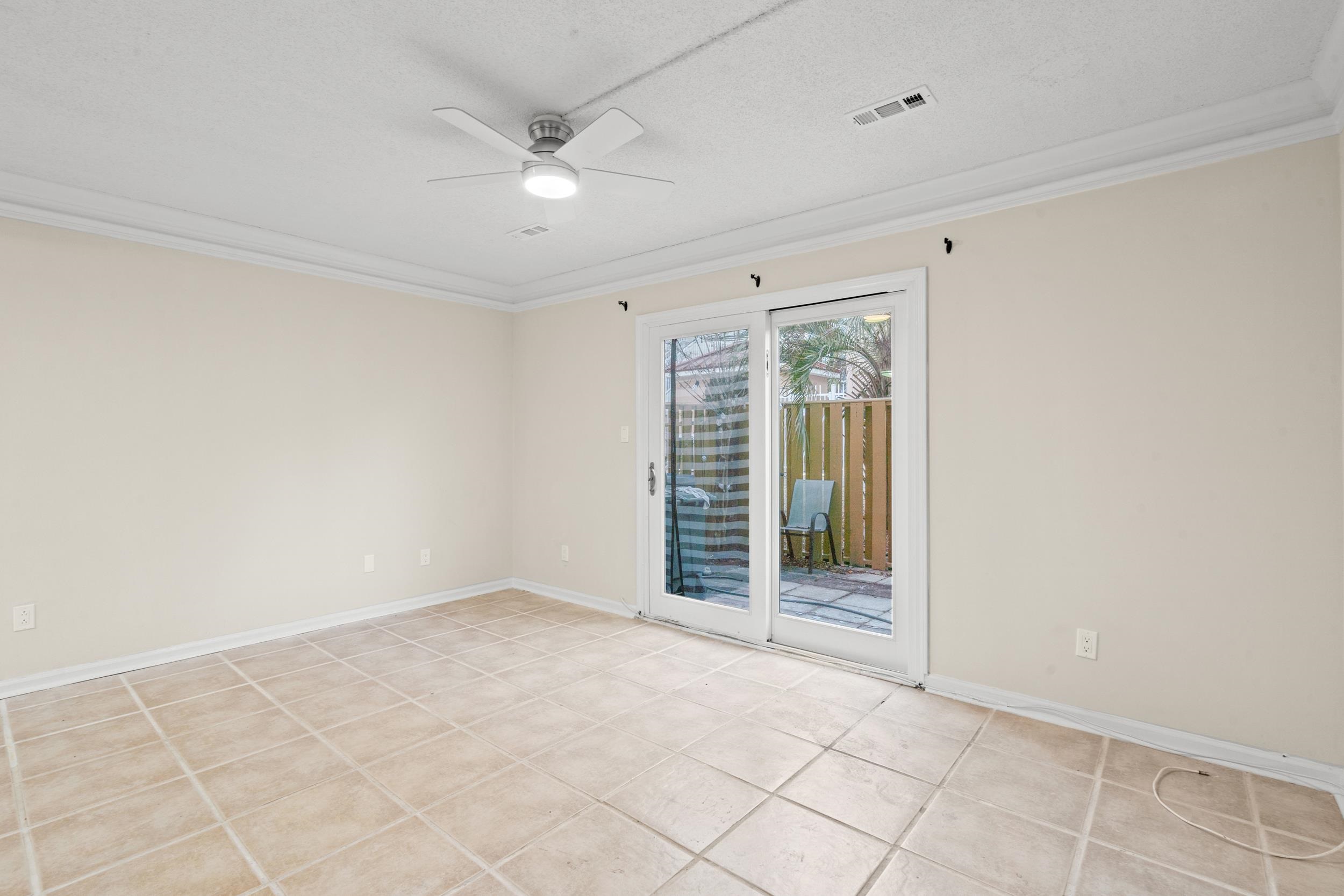 306 76th Ave. N B-10