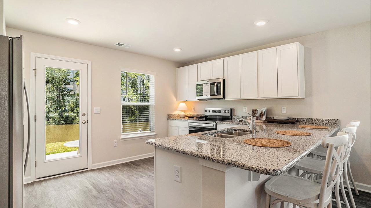 915 Farmers Passage Loop