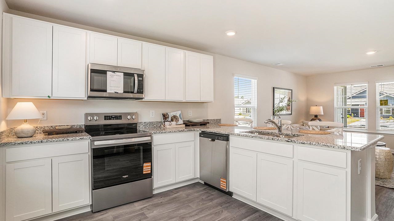 915 Farmers Passage Loop