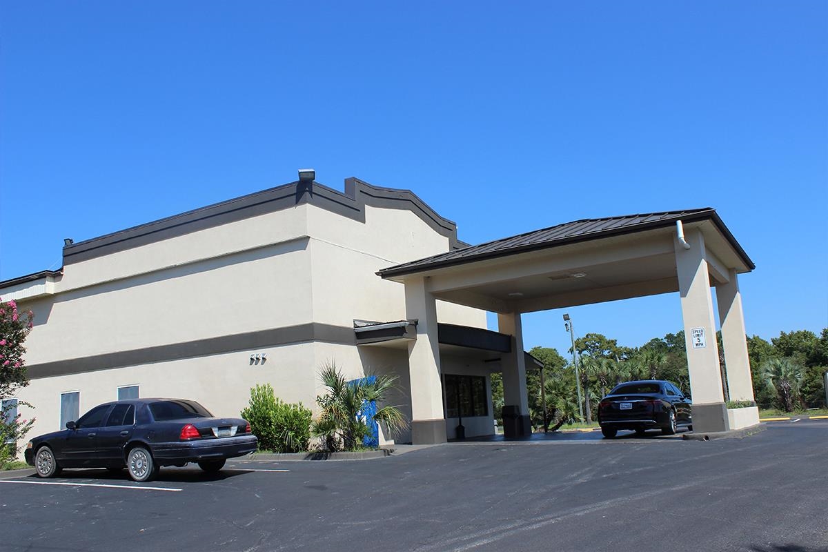 1004 Waccamaw Dr.