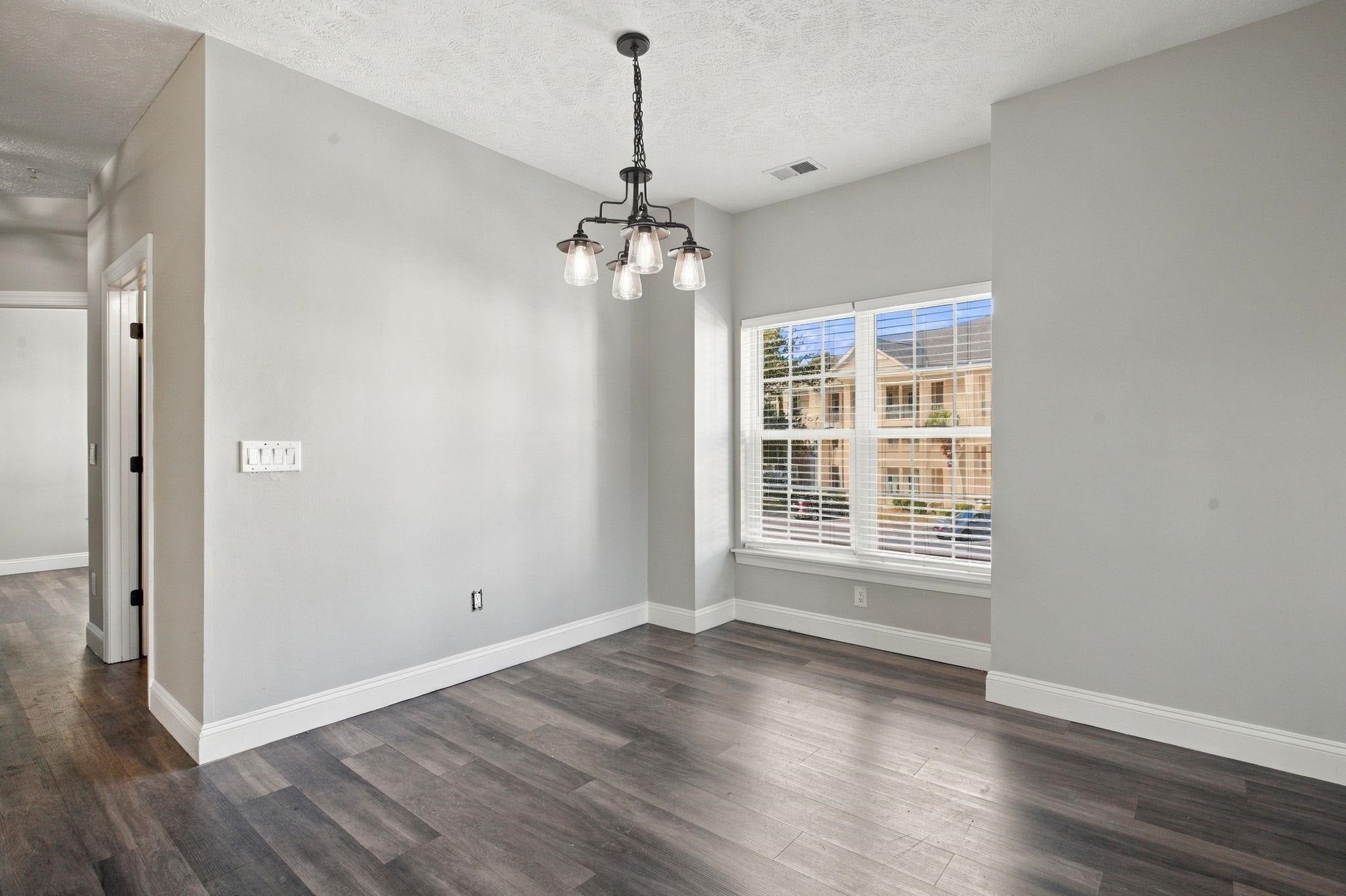 5090 Windsor Green Way 201