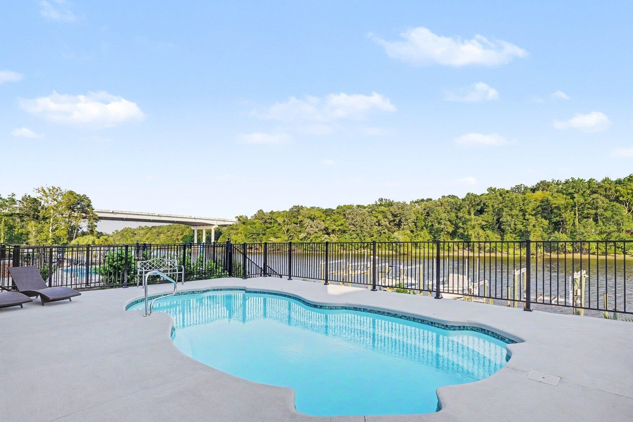313 Harbour View Dr.
