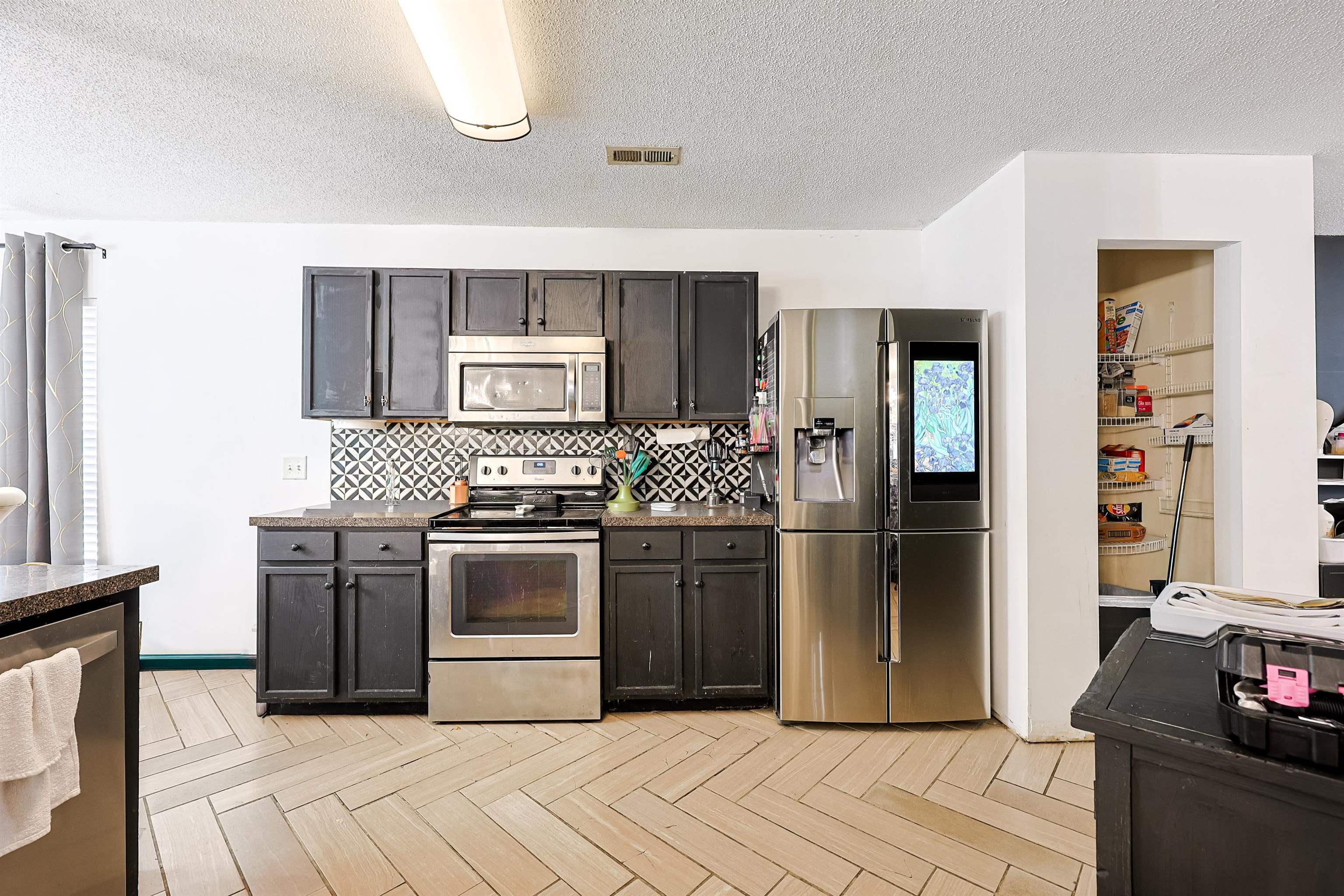 934 Willow Bend Dr.