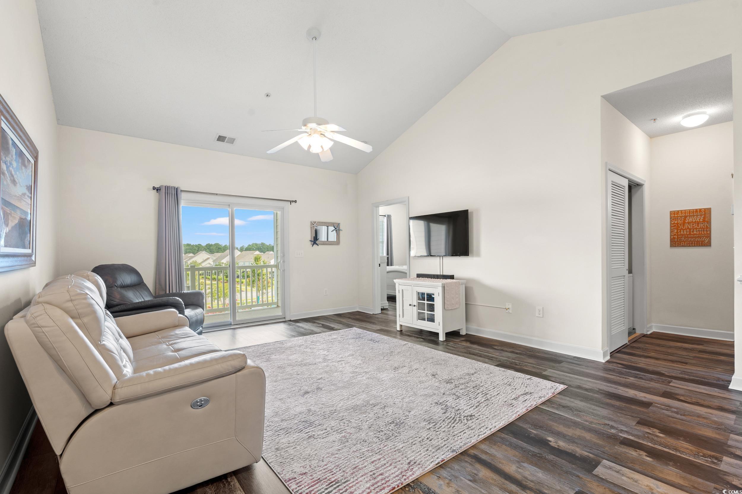 604 Heathrow Dr. 1105