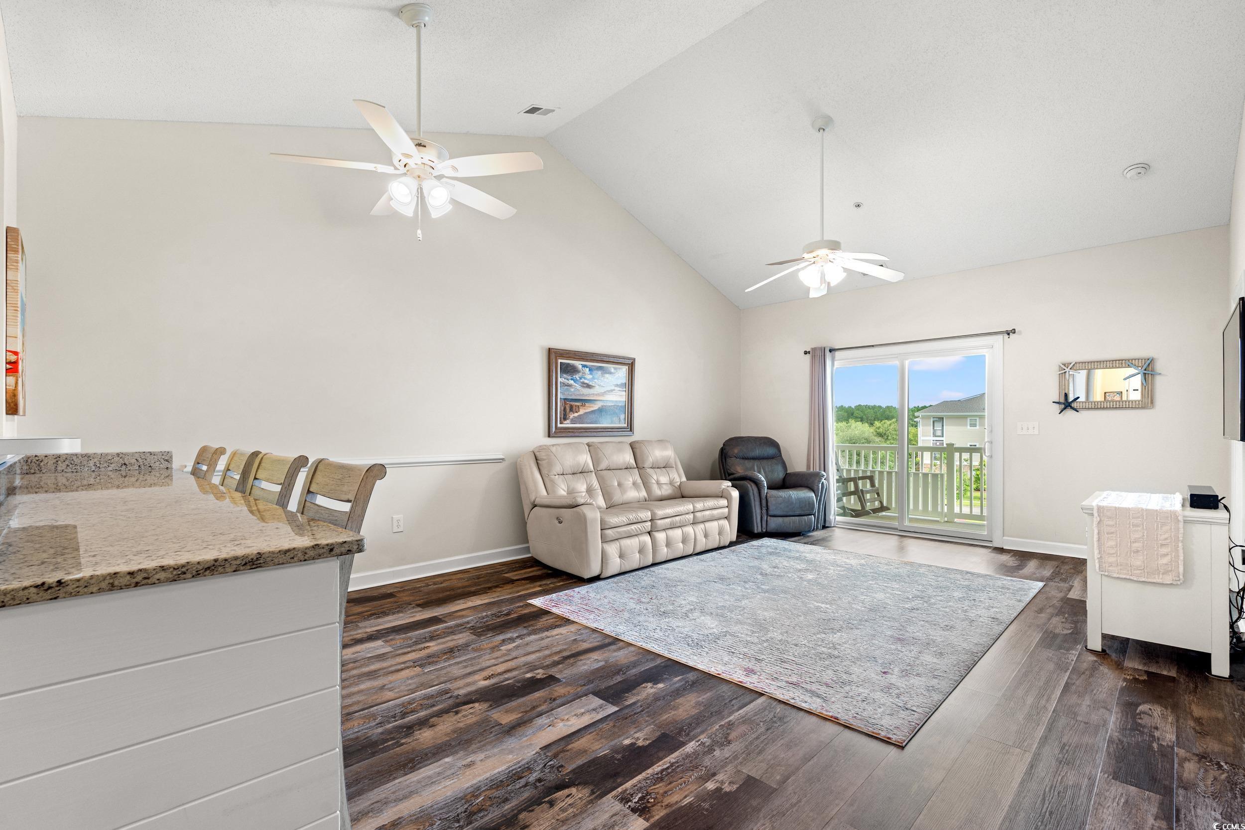 604 Heathrow Dr. 1105