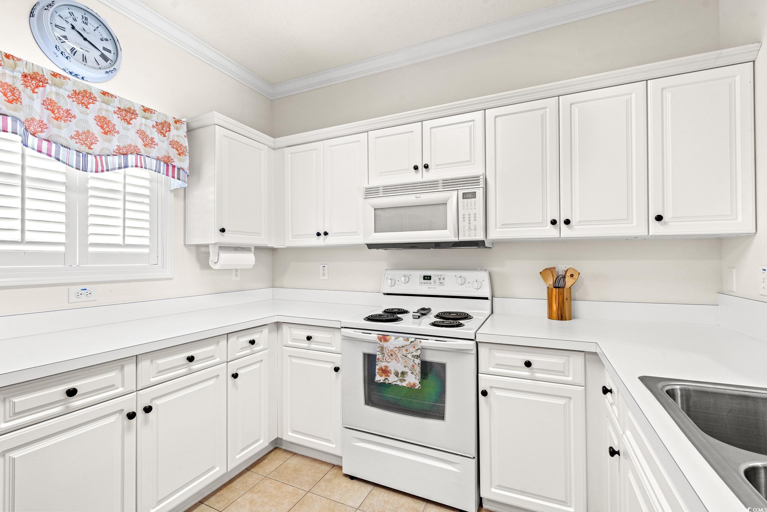 604 Heathrow Dr. 1105