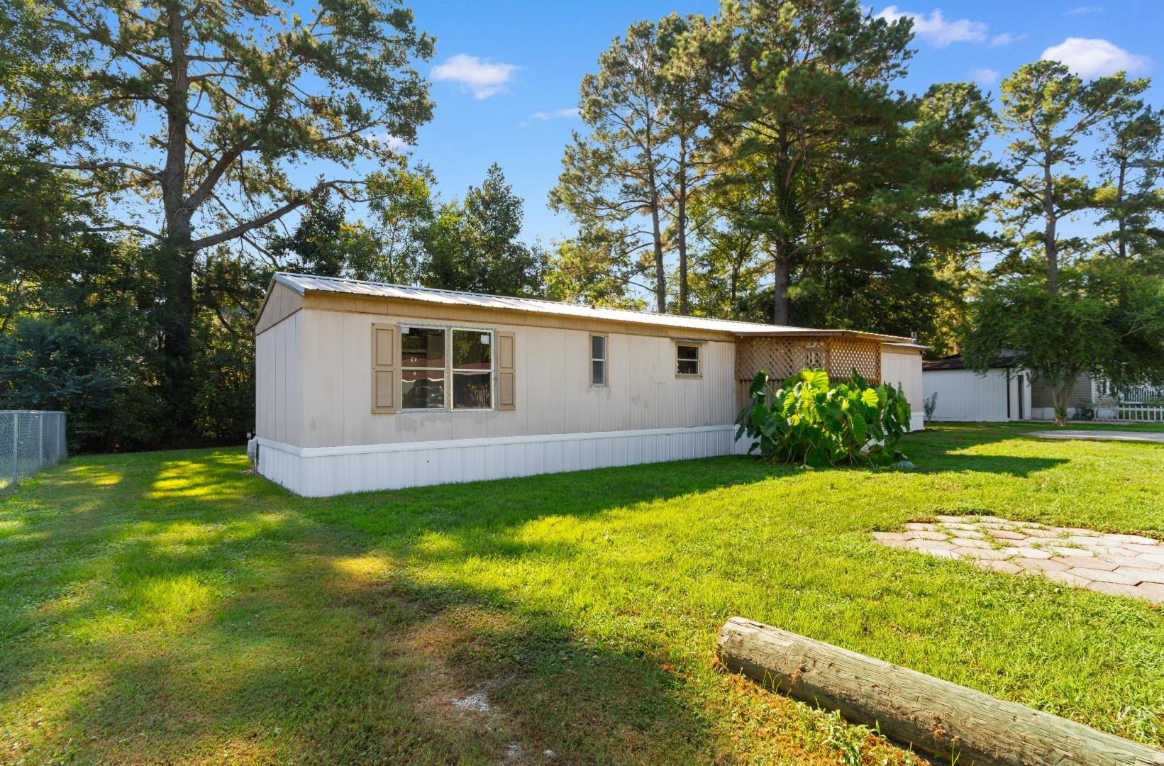 5502 Old Woods Rd.