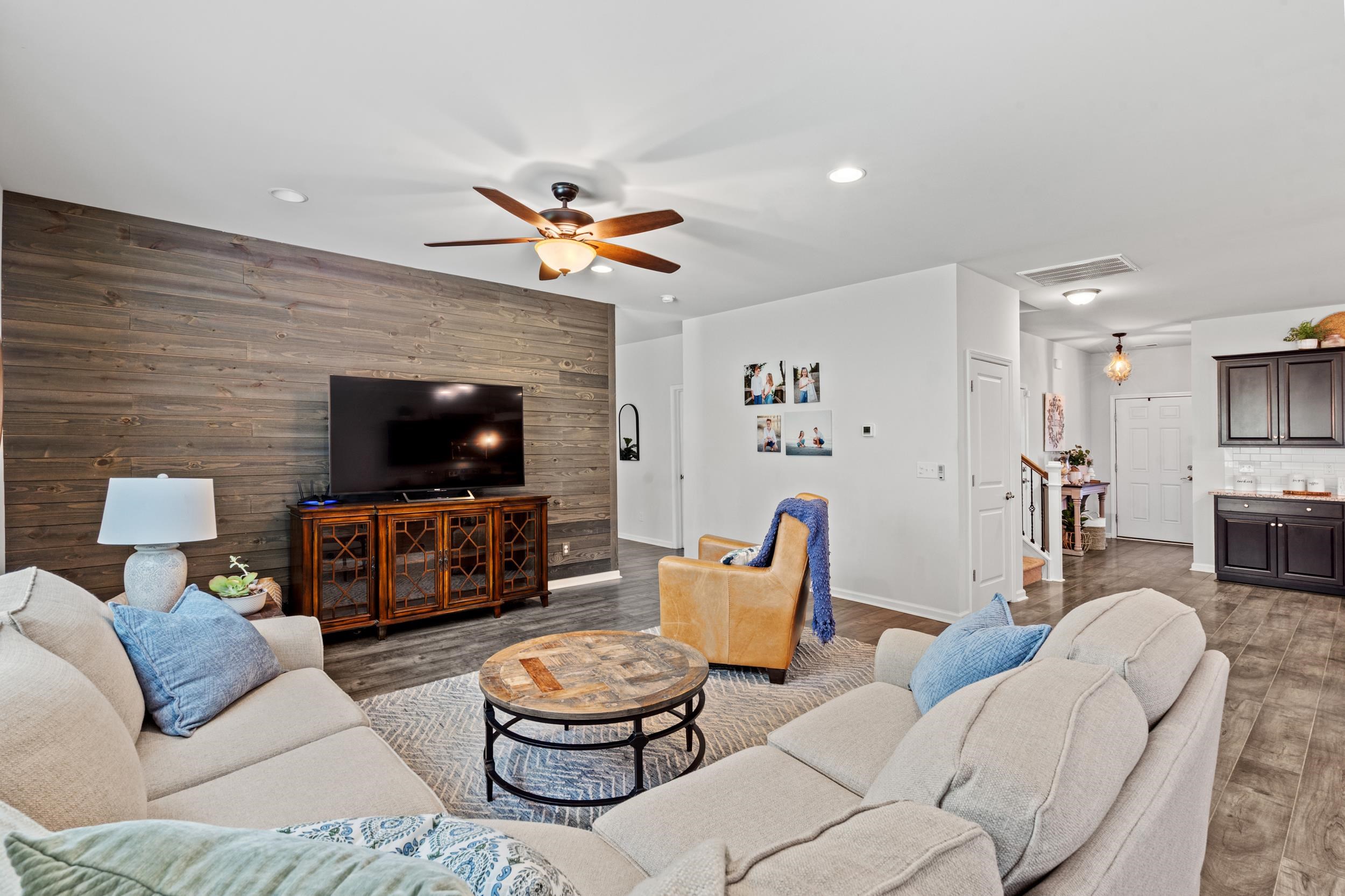 4052 Alvina Way