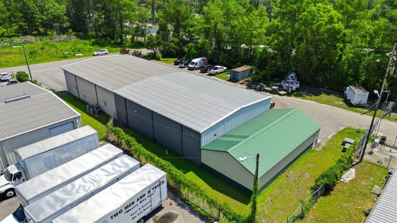 864 Kingswood Dr.