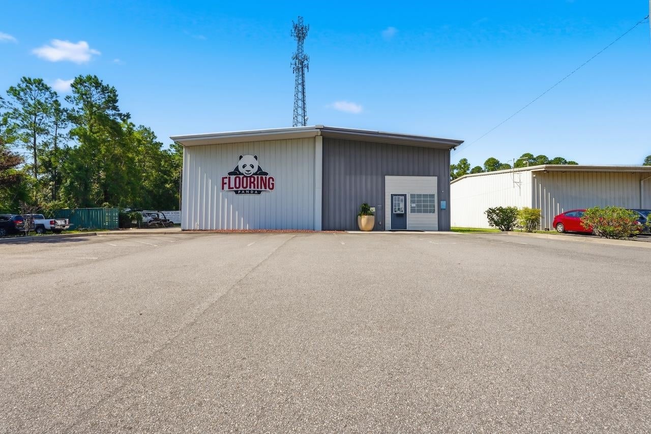864 Kingswood Dr.