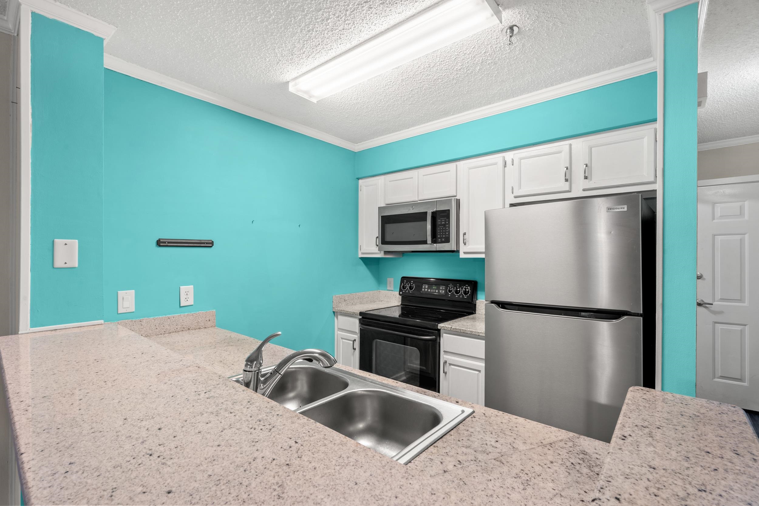 4015 Fairway Dr. 402