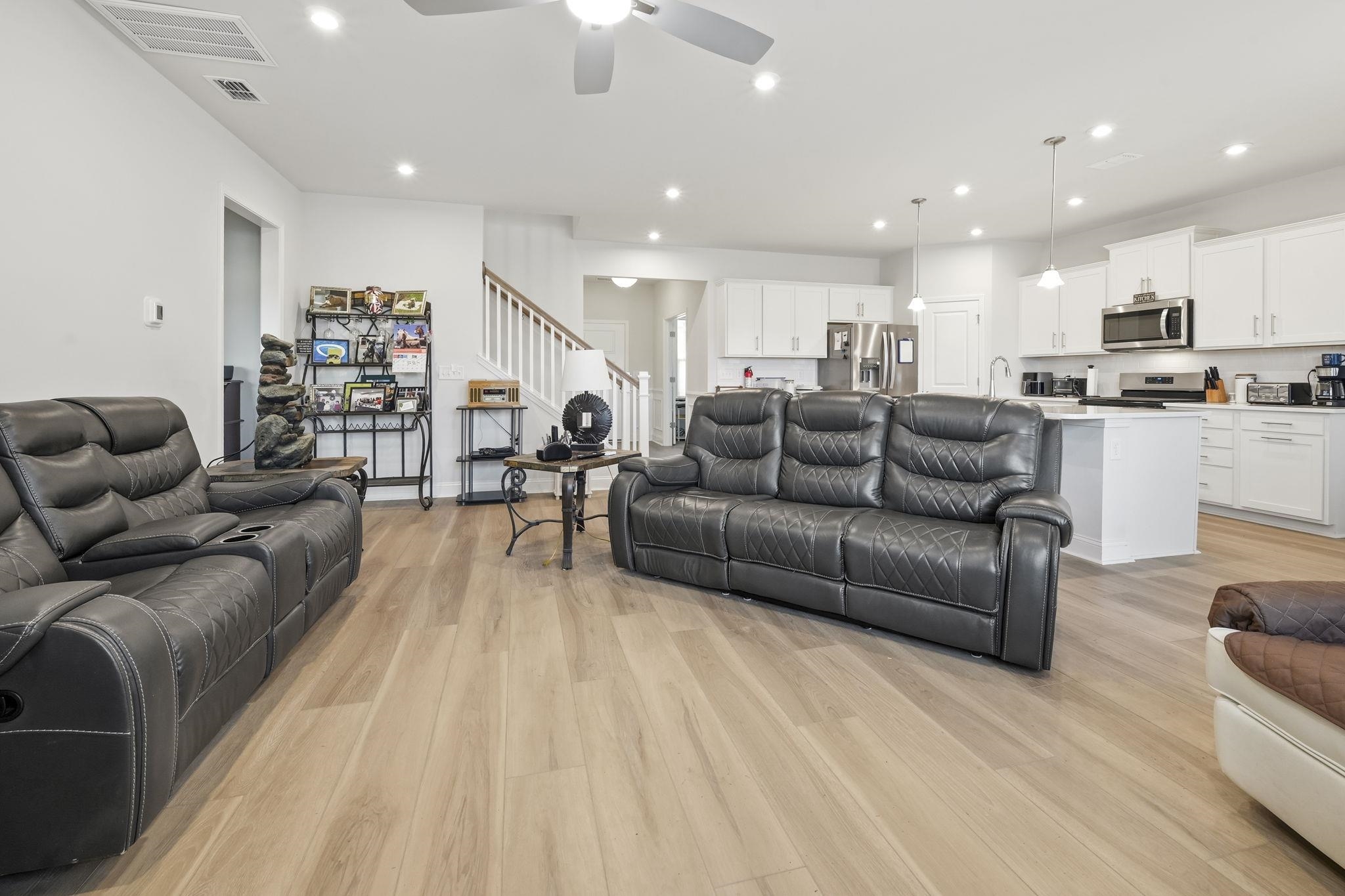312 River Edge Dr.