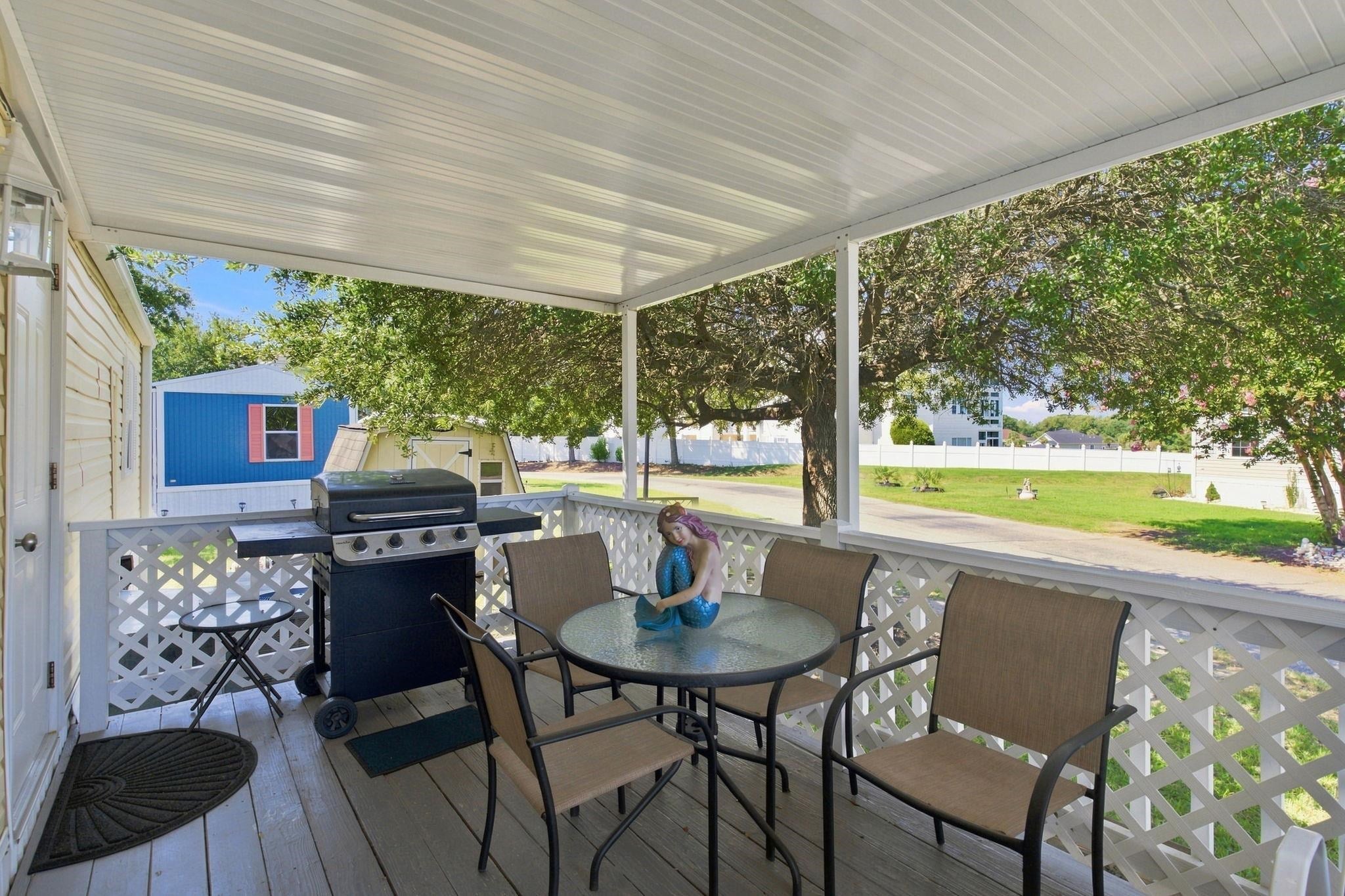 800 Waterway Dr.