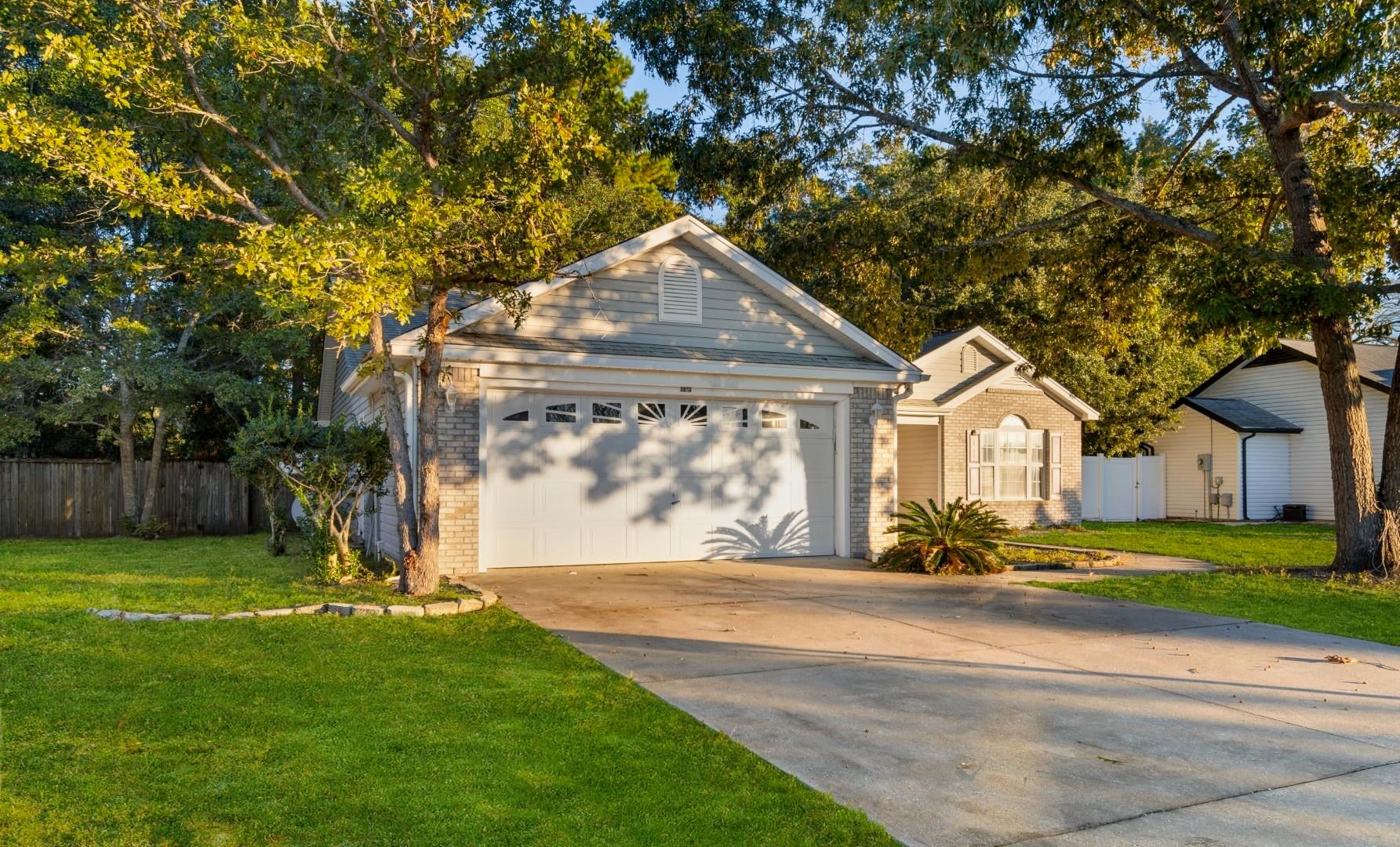 2073 Hawksmoor Dr.