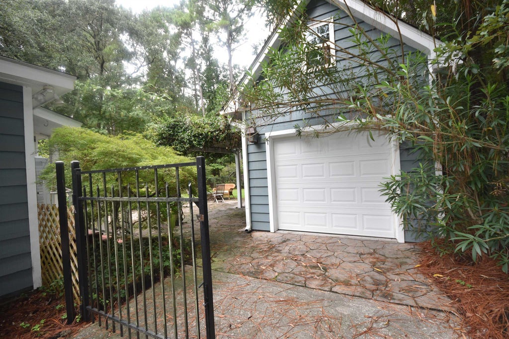 Photo of 1290 Crooked Oak Dr, Pawleys Island, SC 29585 (MLS # 2621411)