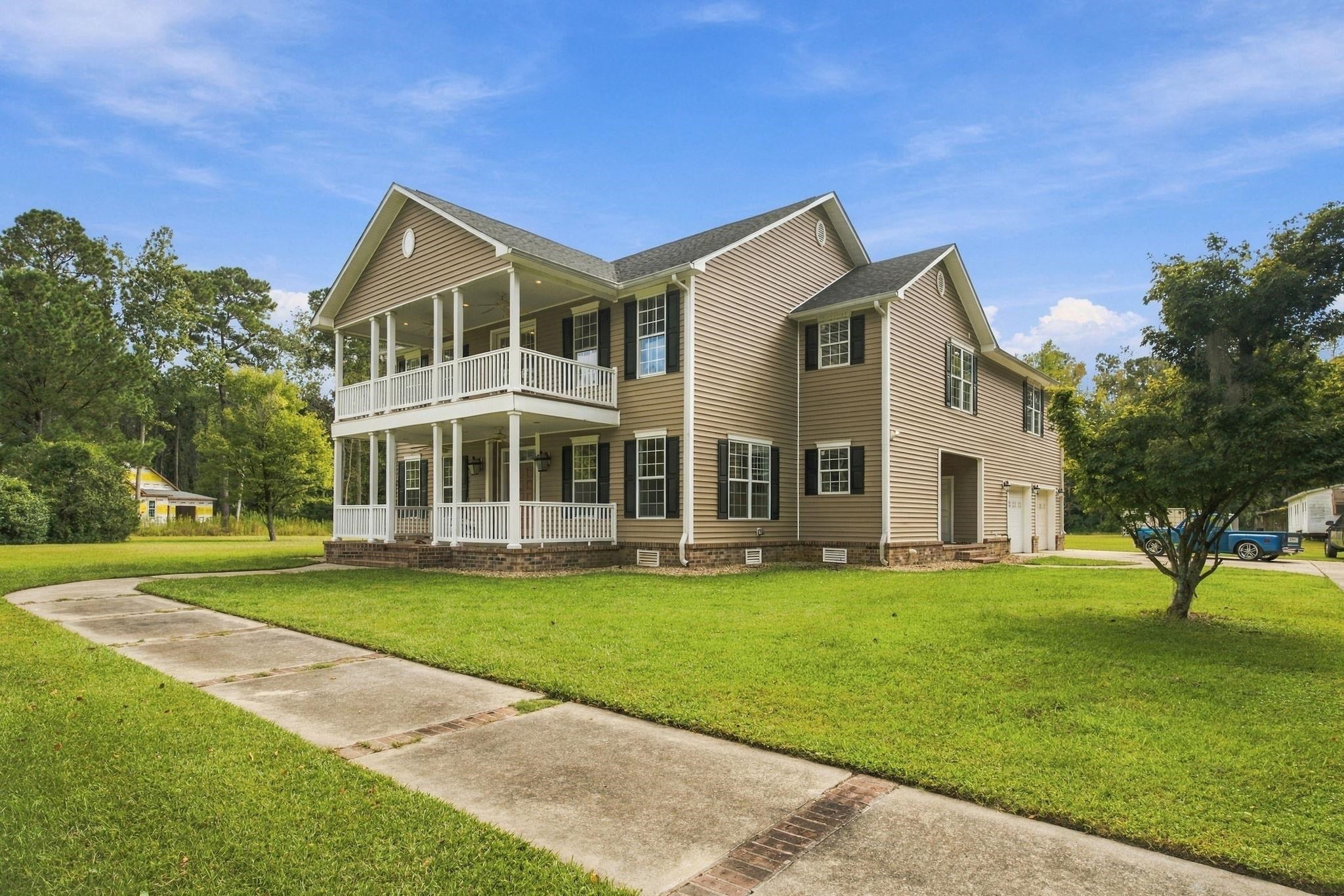101 Ascot Dr.