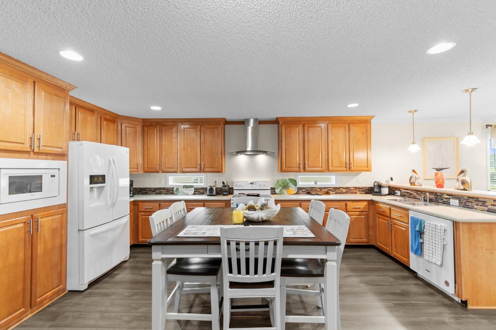 222 Lakeside Crossing Dr.