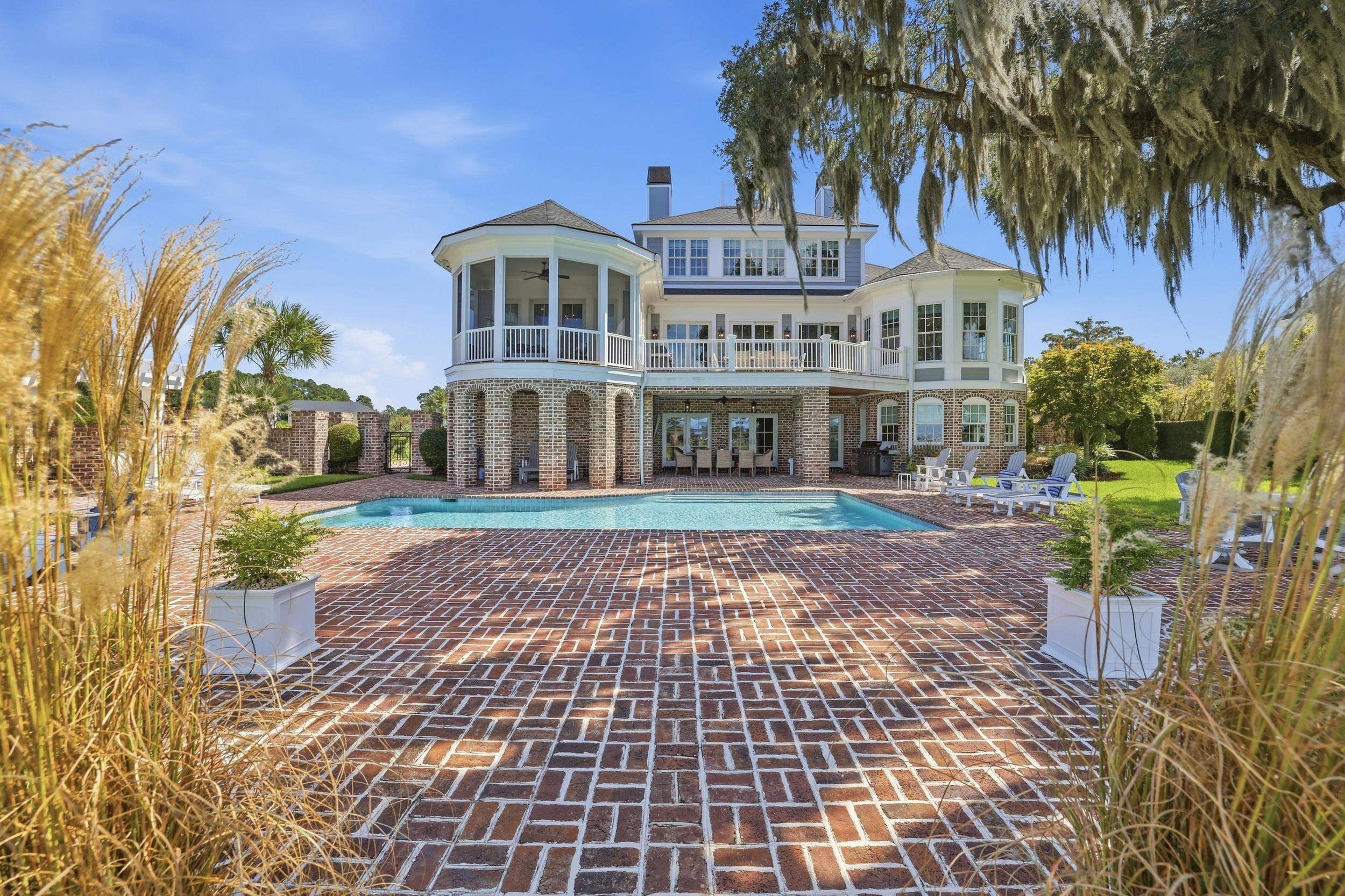 115 Woodmont Ln.