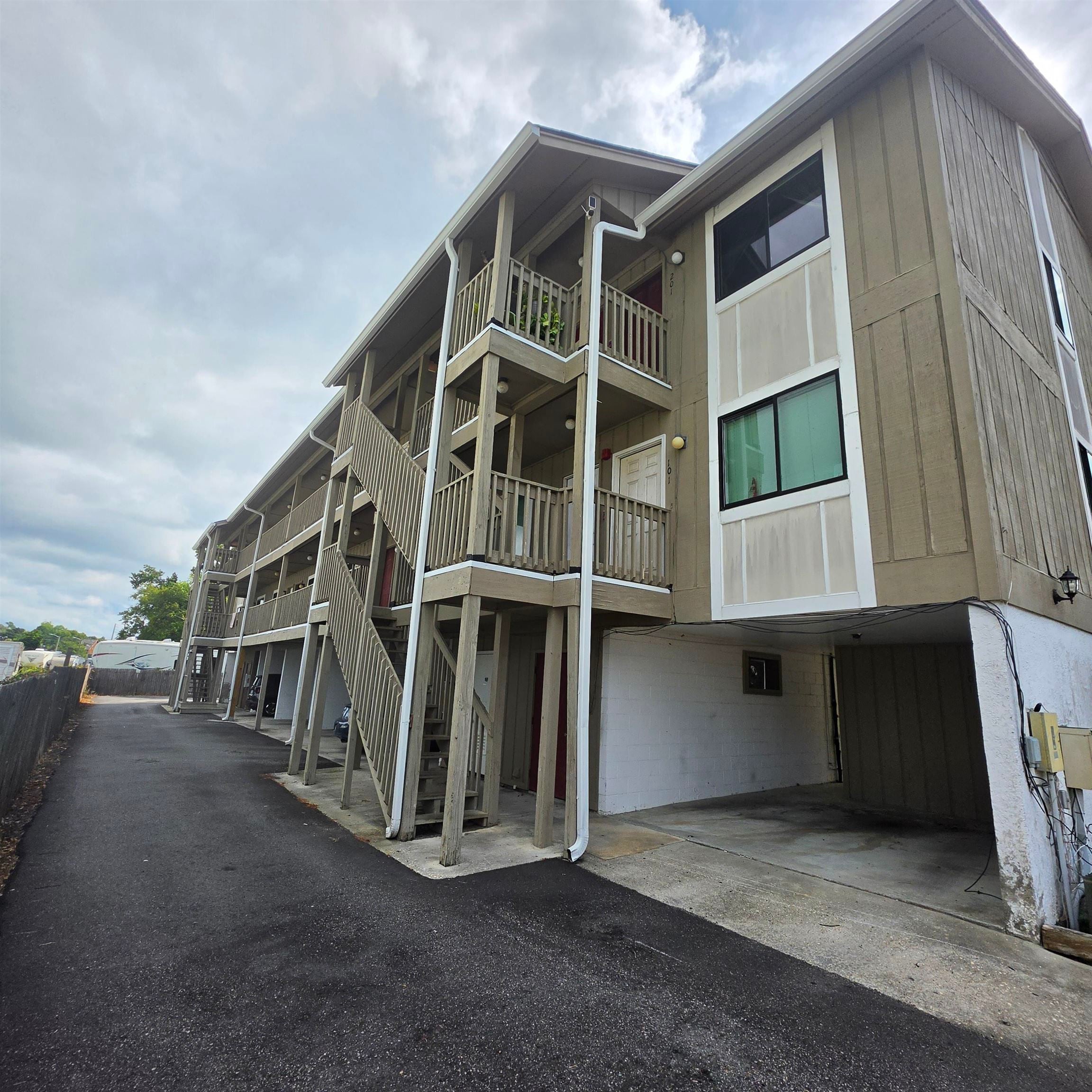 603 Wagon Wheel Rd. 203