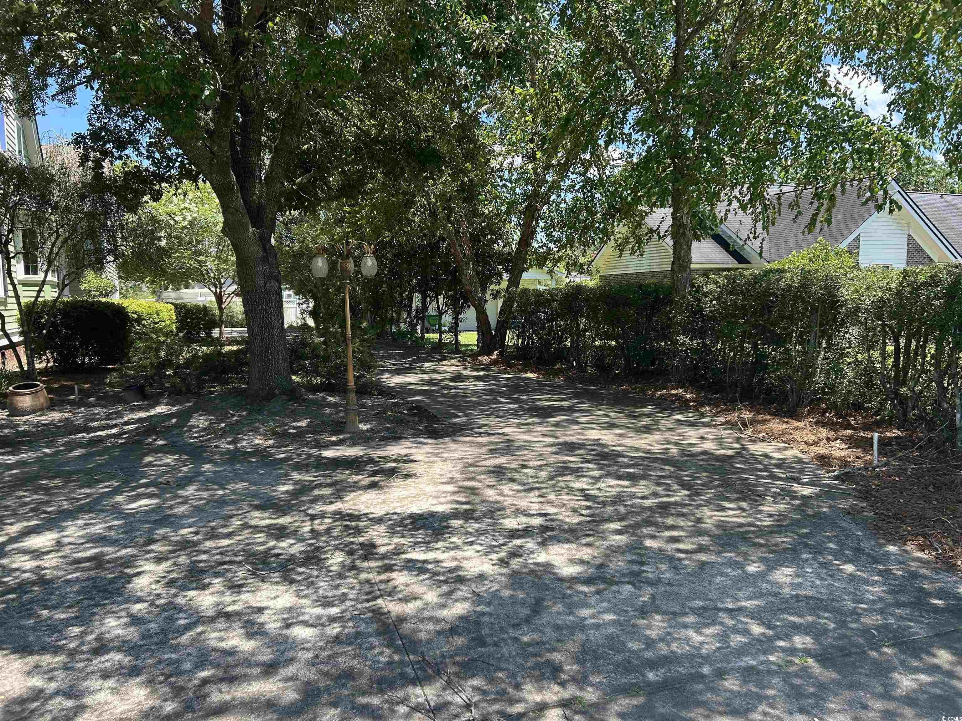 518 Country Club Dr.